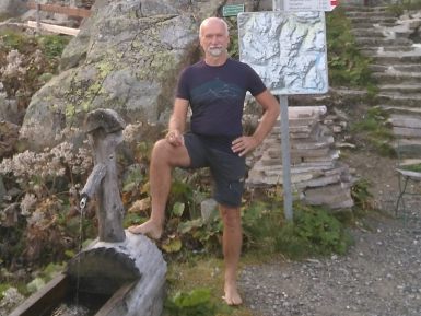 Barfuß gehen ist für Purkhart normal, auch im Hochgebirge Barfuß gehen ist für Purkhart normal, auch im Hochgebirge