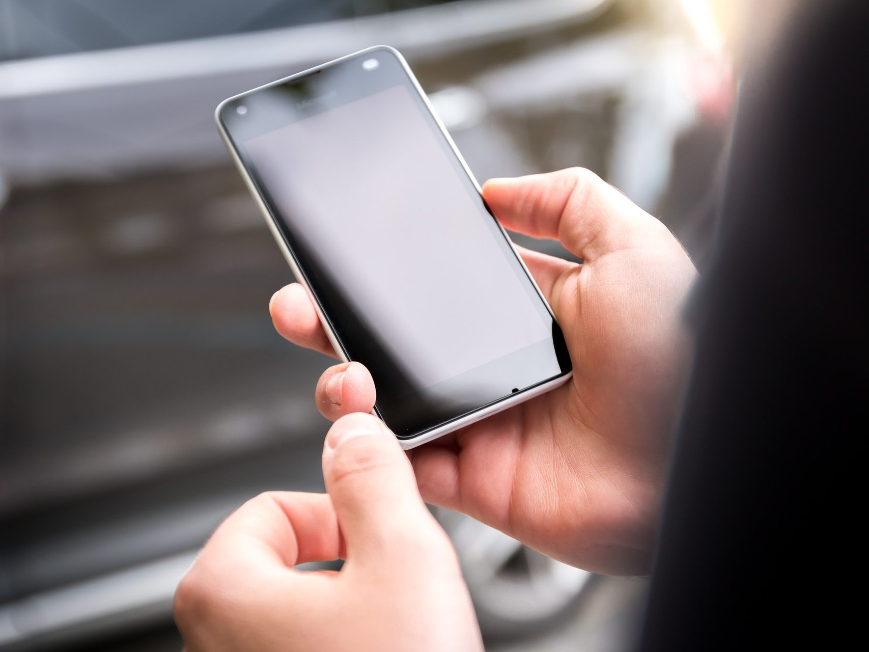 Die Zollbeamten erhalten Unterstützung von einer App. Die Zollbeamten erhalten Unterstützung von einer App.