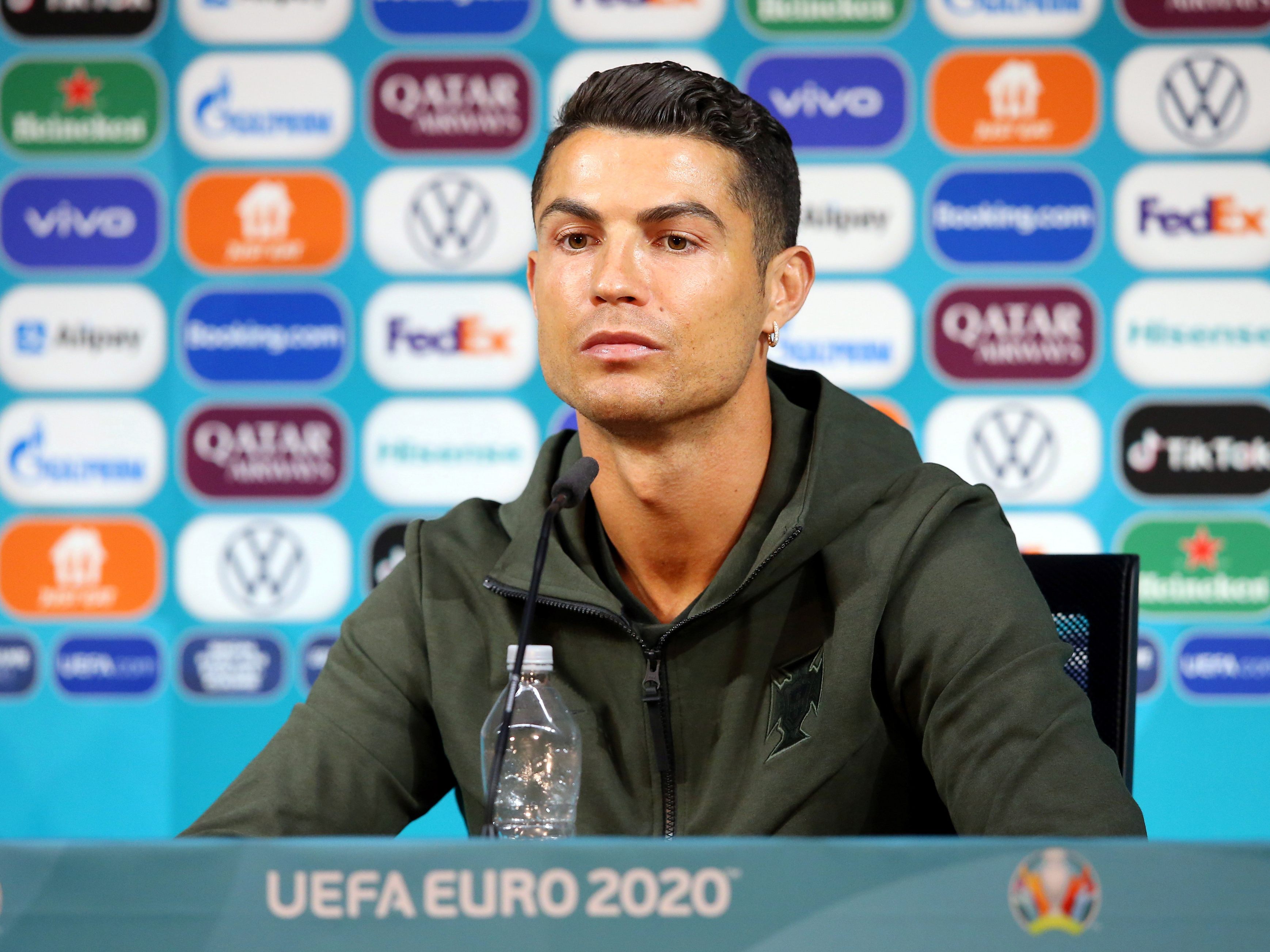 Cristiano Ronaldo achtet sehr auf seinen Körper. Cristiano Ronaldo achtet sehr auf seinen Körper.