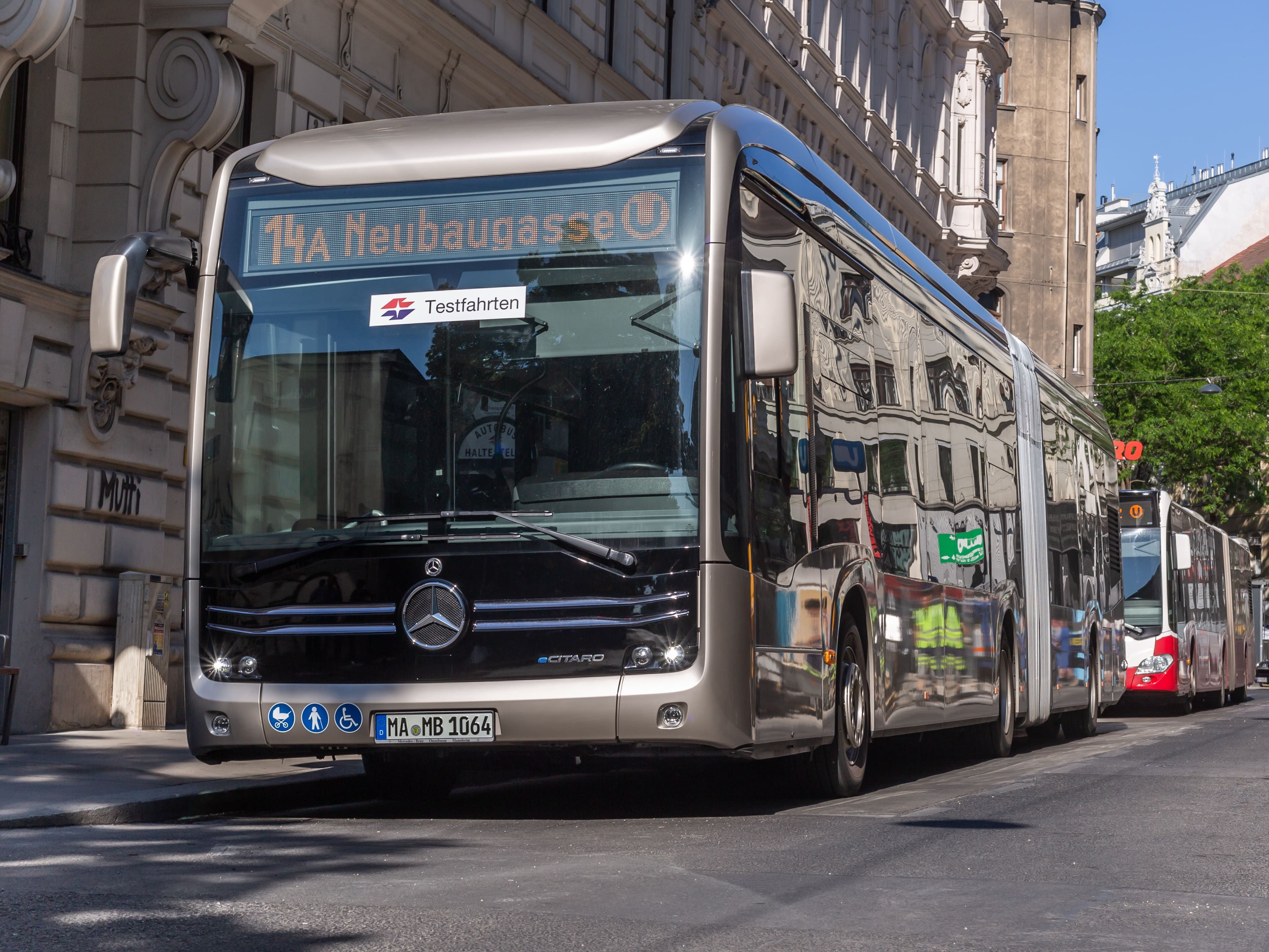 Der E-Gelenkbus wird in Wien getestet. Der E-Gelenkbus wird in Wien getestet.