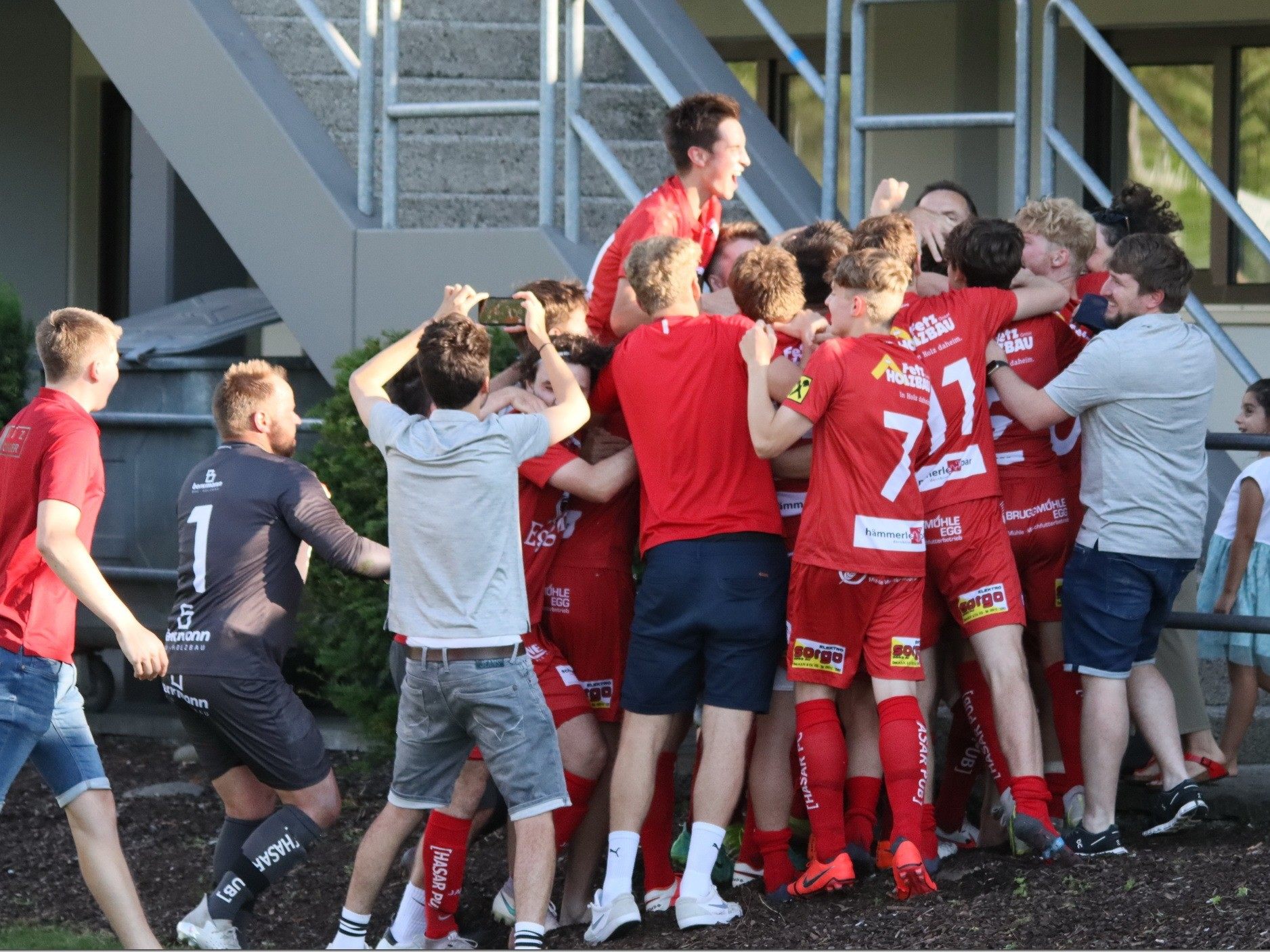 Egg jubelt nach dem Sensationssieg in Hohenems und der ersten Finalteilnahme. Egg jubelt nach dem Sensationssieg in Hohenems und der ersten Finalteilnahme.