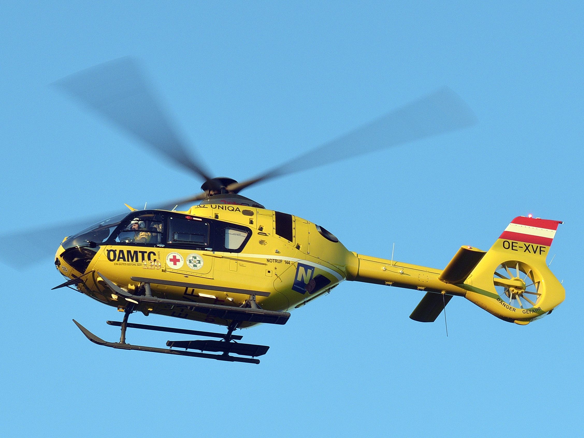 Der Schwerverletzte wurde per Notarzthubschrauber ins Krankenhaus geflogen.