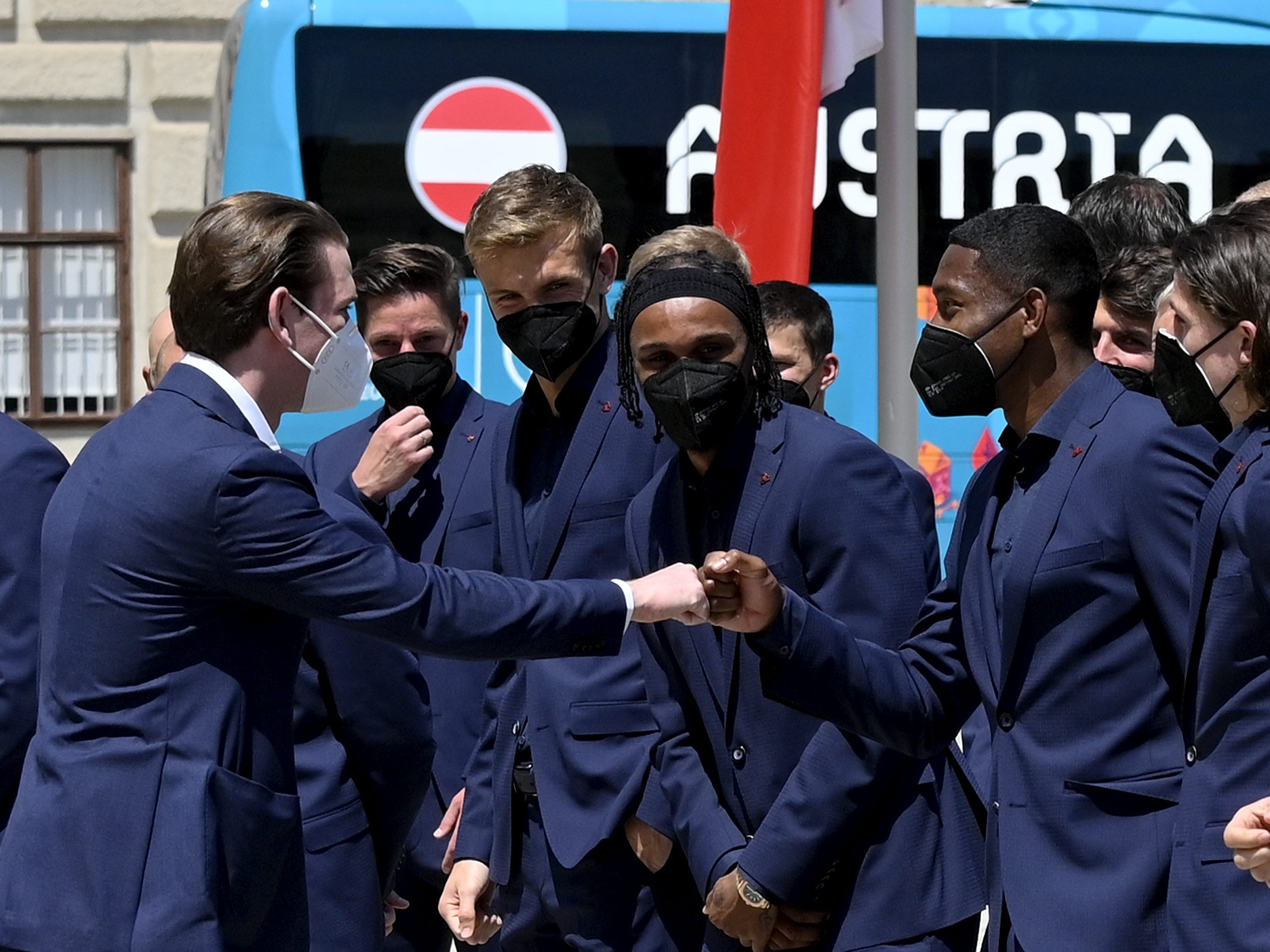 Bundeskanzler Kurz unterhielt sich am längsten mit David Alaba. Bundeskanzler Kurz unterhielt sich am längsten mit David Alaba.