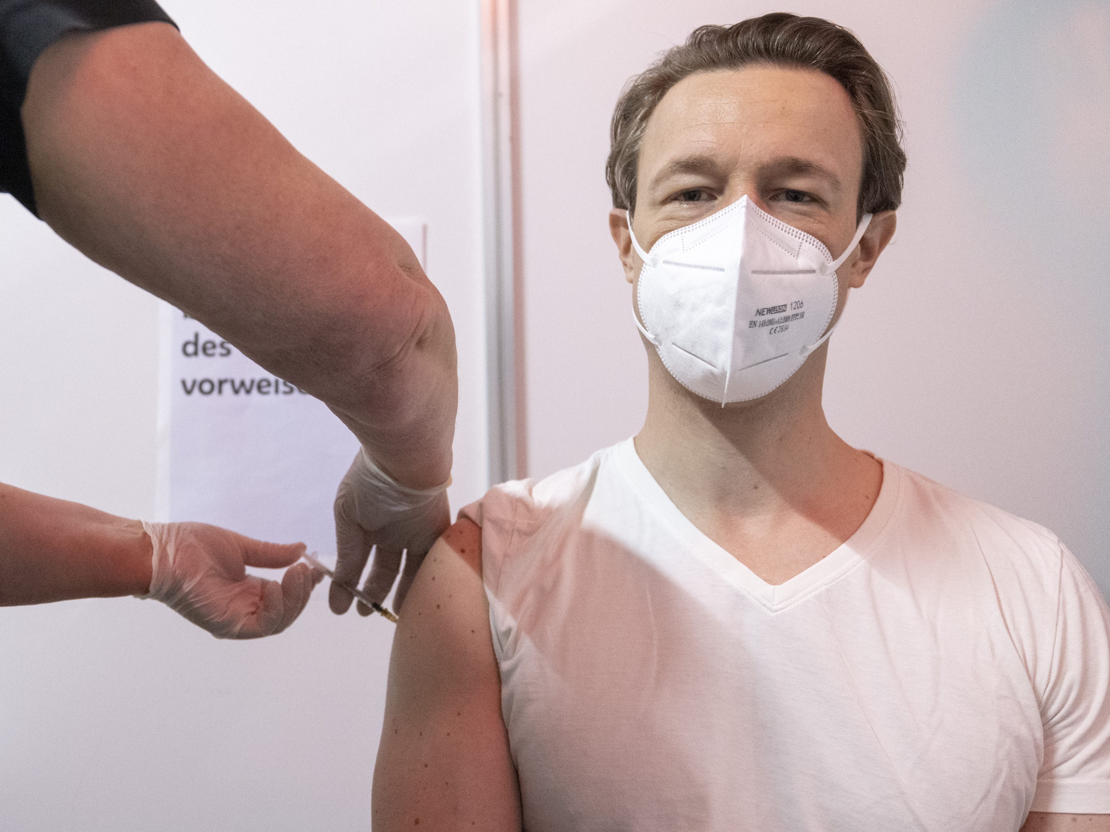 Finanzminister Gernot Blümel (ÖVP) wurde am Dienstag gegen das Coronavirus geimpft.