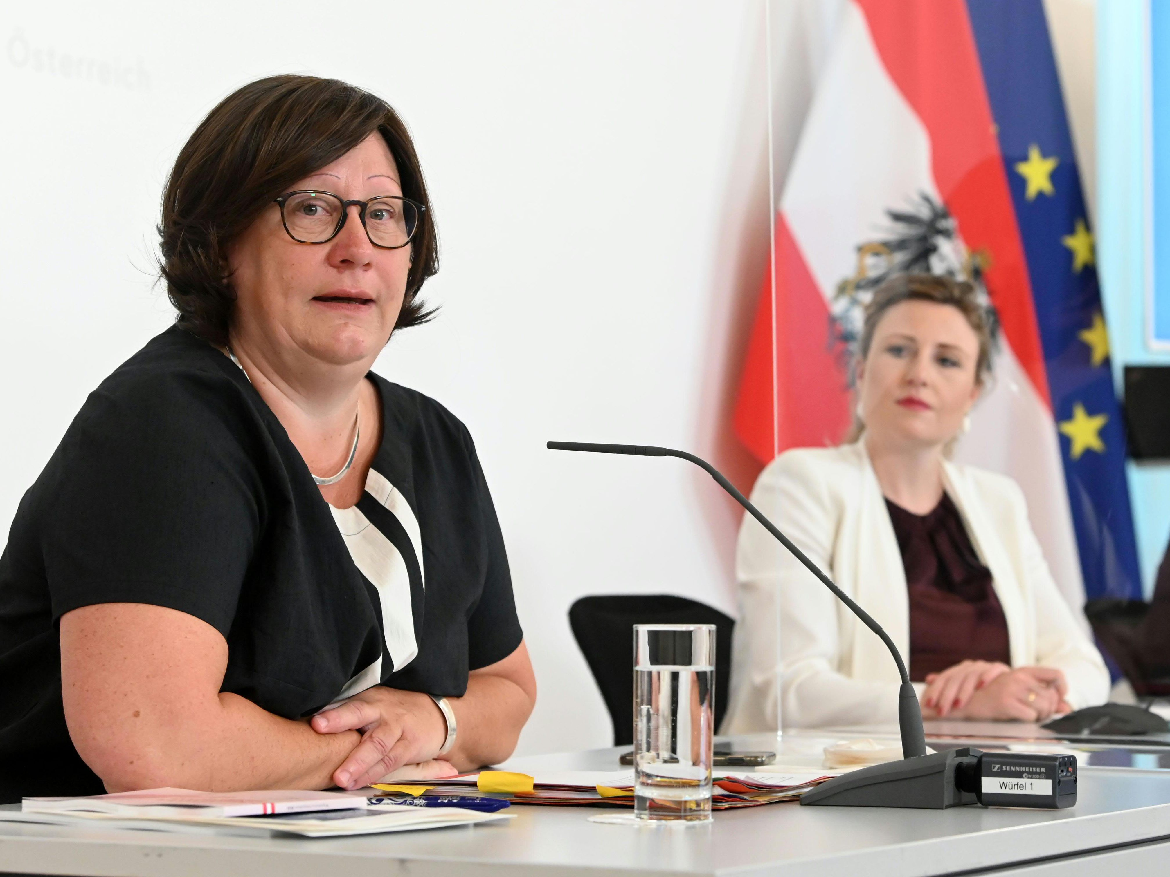 Durch die Pandemie ist ein Rückschritt im Bereich der Integration anzunehmen. Durch die Pandemie ist ein Rückschritt im Bereich der Integration anzunehmen.