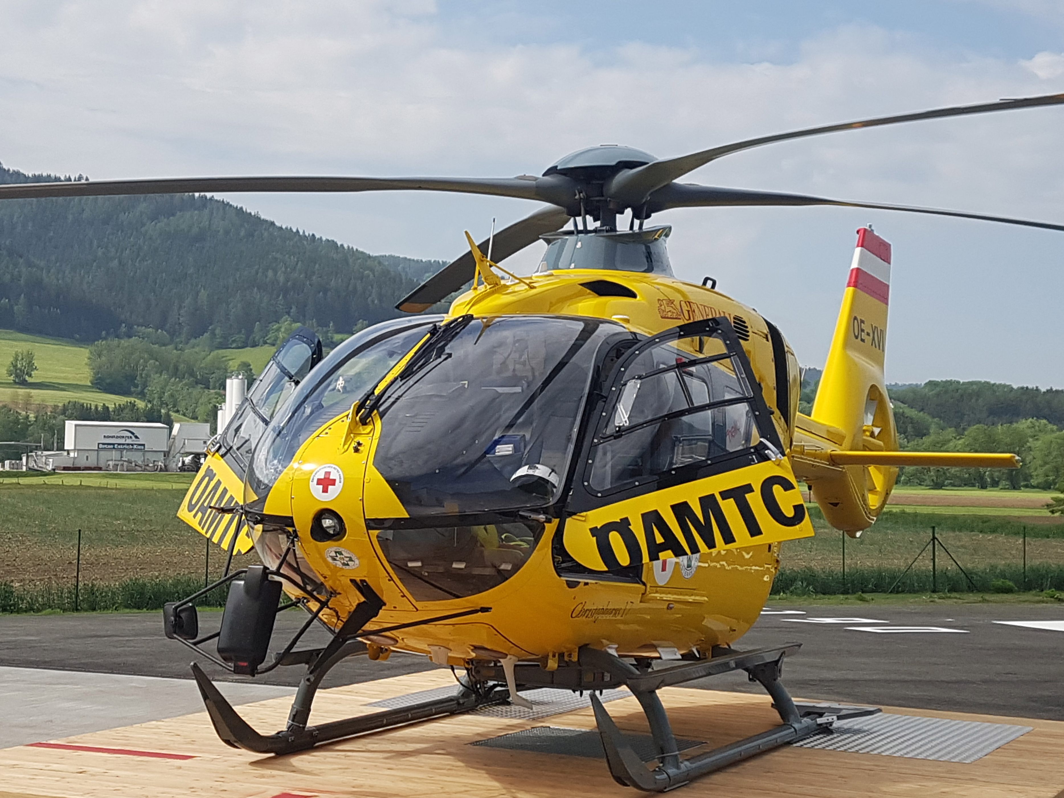 Ein Hubschrauber war im Zuge des Kletterturm-Unglücks in Niederösterreich im Einsatz.
