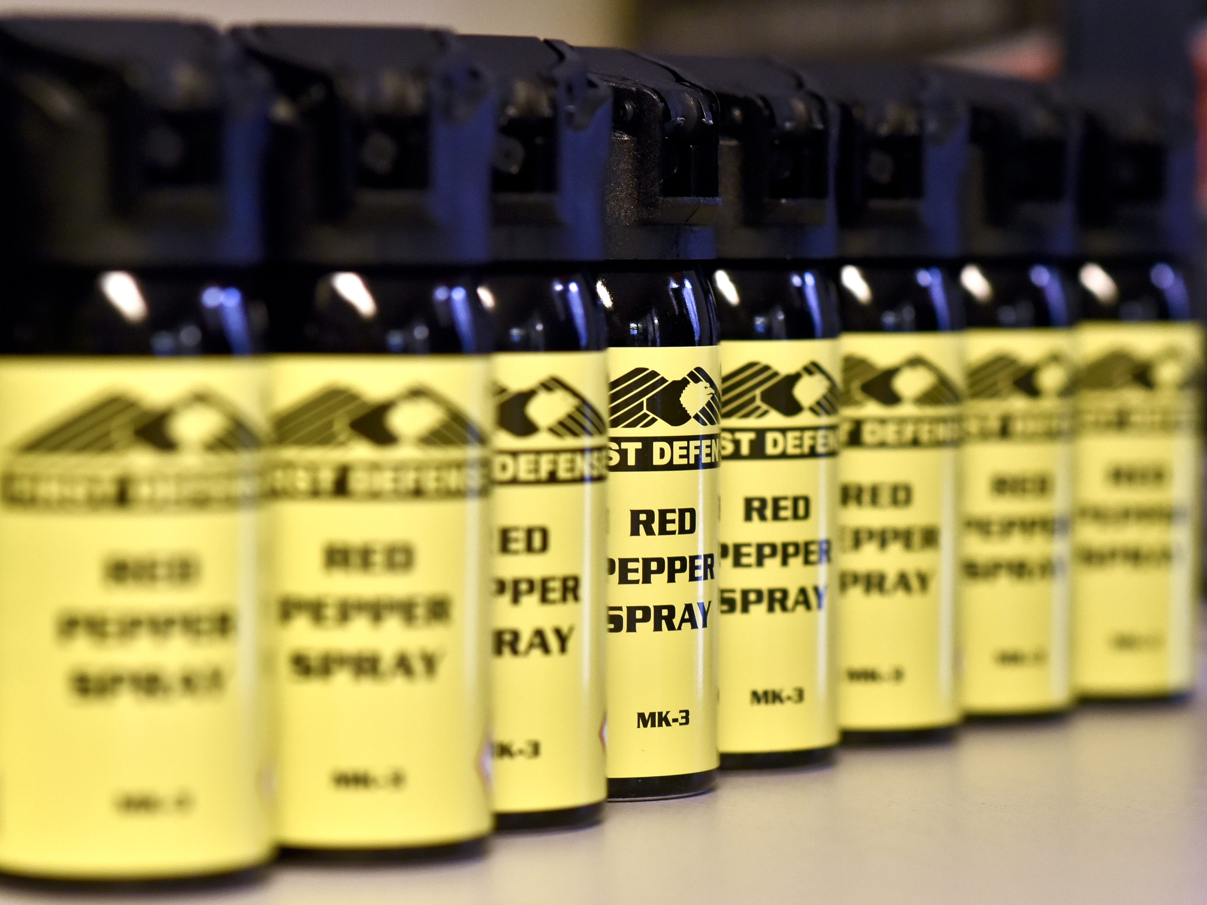 Die beiden Männer konnten nur mit Einsatz eines Pfeffersprays voneinander getrennt werden.
