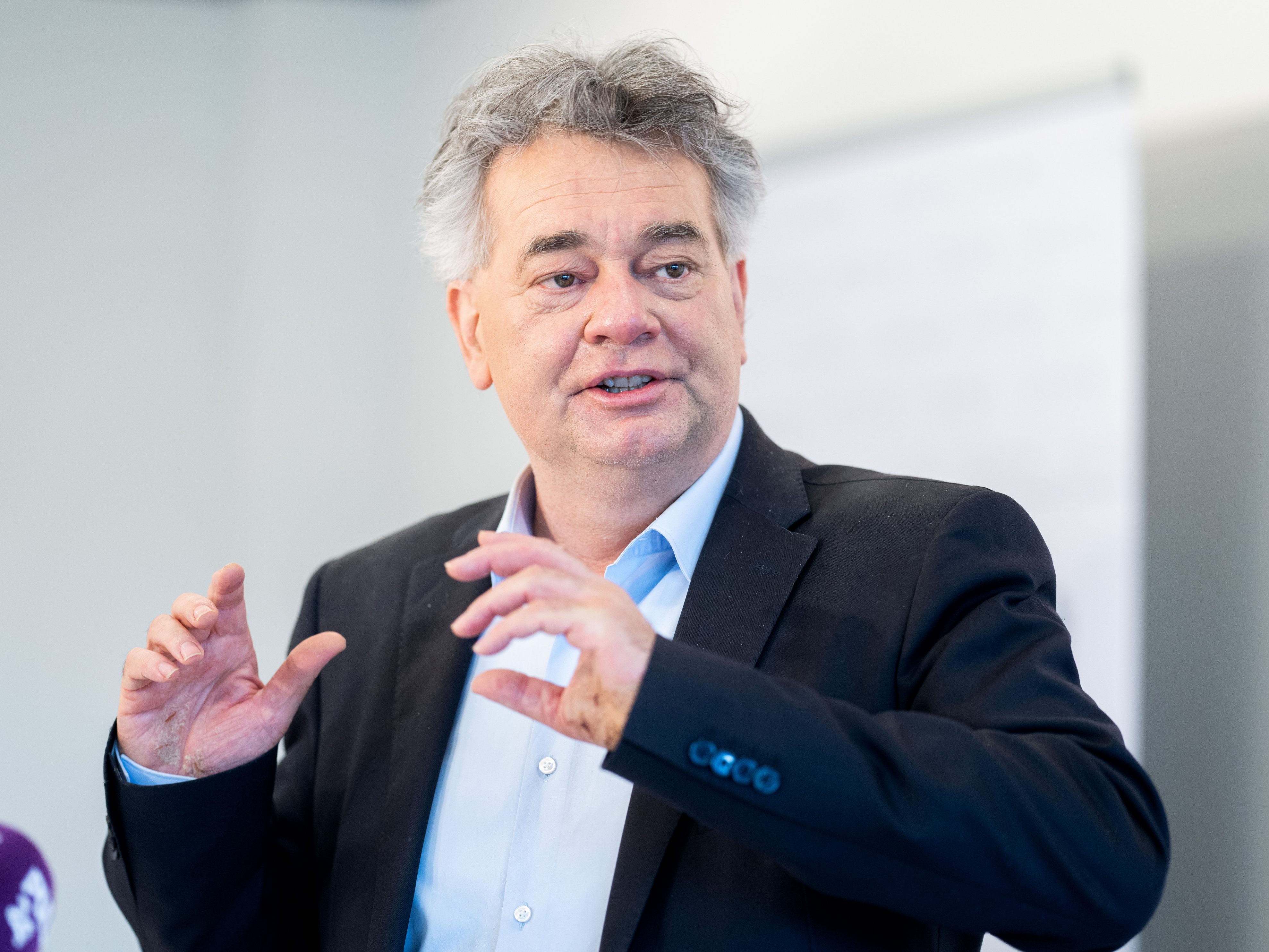 Kogler will "breiter sondieren".