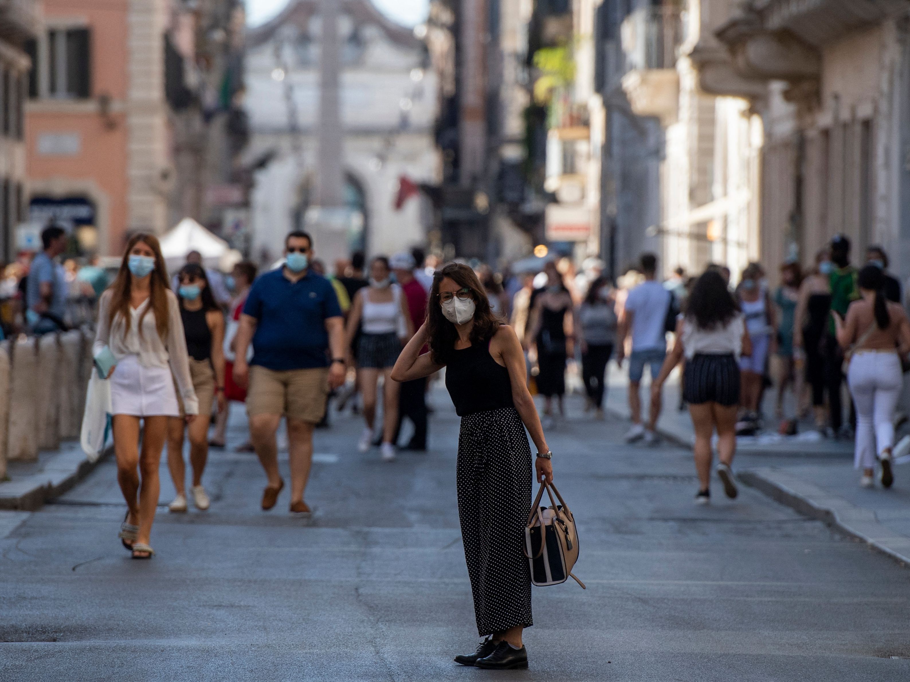 In Italien fällt die Maskenpflicht im Freien. In Italien fällt die Maskenpflicht im Freien.