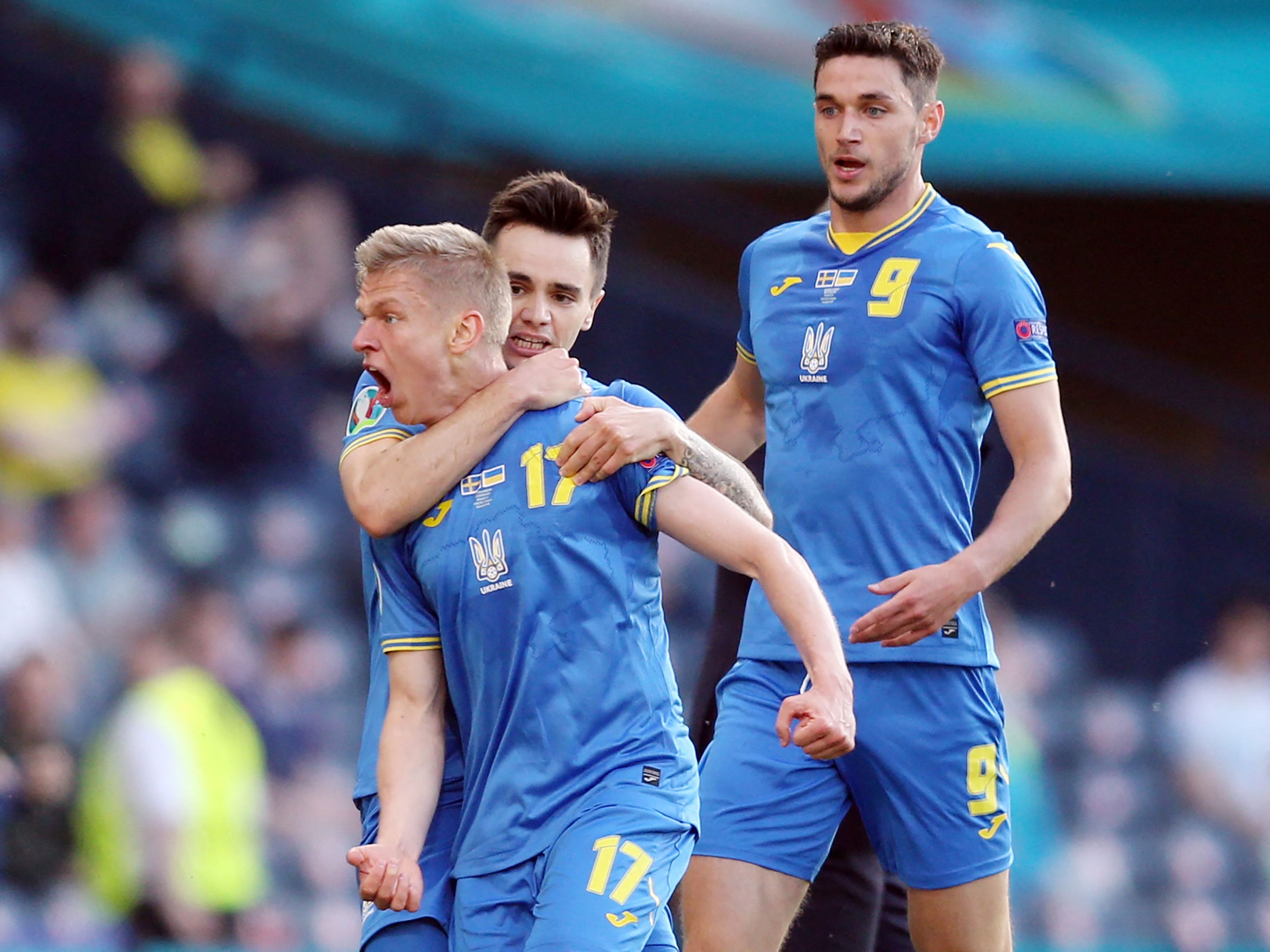 Zinchenko war mit einem Tor und einer Vorlage der Mann des Spiels für die Ukraine. Zinchenko war mit einem Tor und einer Vorlage der Mann des Spiels für die Ukraine.