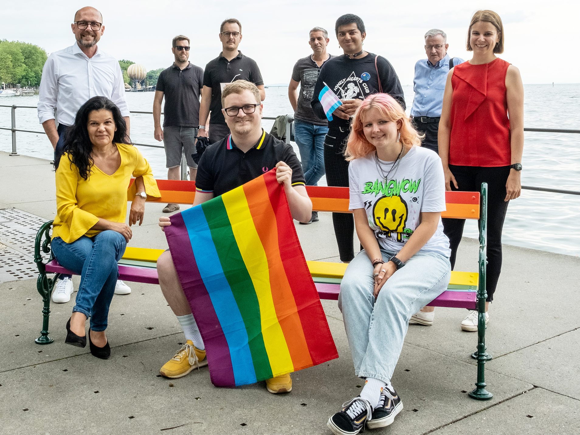 Zeichen setzen war nur eines unter vielen Themen beim Regenbogenbank-Gespräch in den Bregenzer Seeanlagen. Zeichen setzen war nur eines unter vielen Themen beim Regenbogenbank-Gespräch in den Bregenzer Seeanlagen.