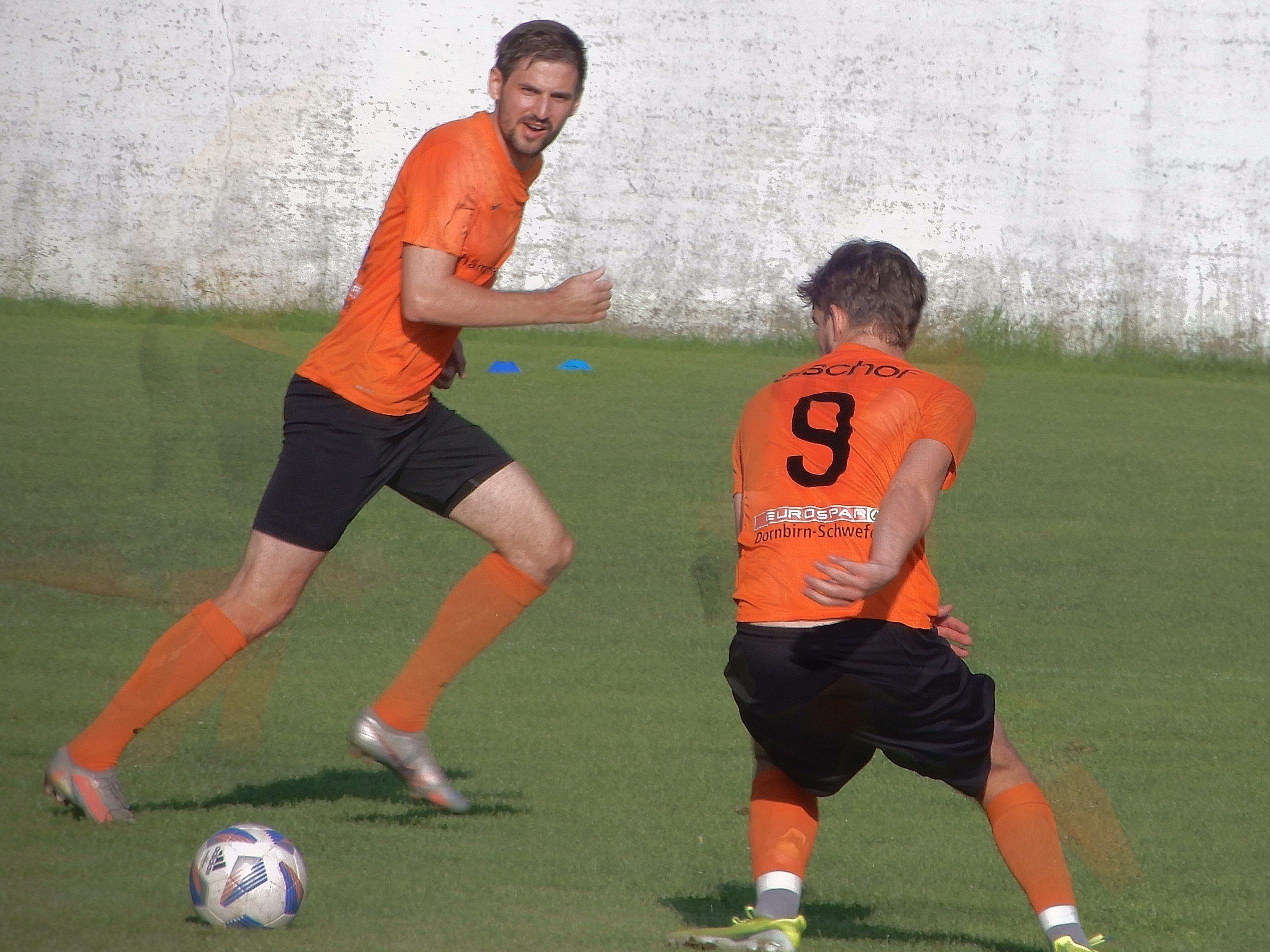 Lukas Bertignoll und Jeremy Thurnher sorgten für den wieder einmal langersehnten Torjubel der Amdira-Fans.