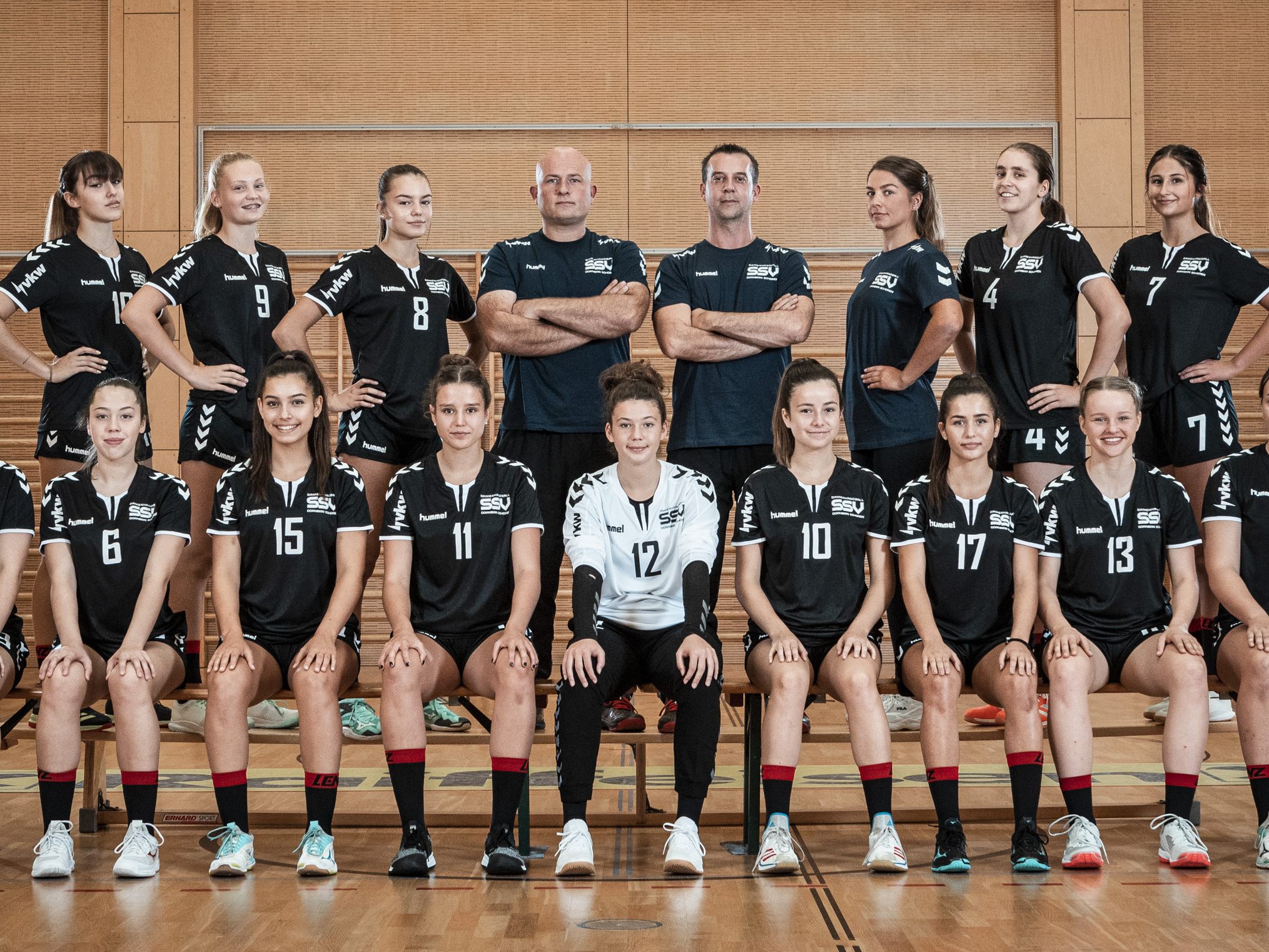 Nach langer Spielpause können es die SSV U18-Girls kaum erwarten, den Meistertitel ins Ländle zu holen. Nach langer Spielpause können es die SSV U18-Girls kaum erwarten, den Meistertitel ins Ländle zu holen.