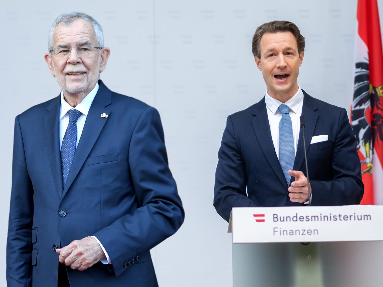 Der VfgH sieht die Zuständigkeit beim Bundespräsidenten. Der VfgH sieht die Zuständigkeit beim Bundespräsidenten.