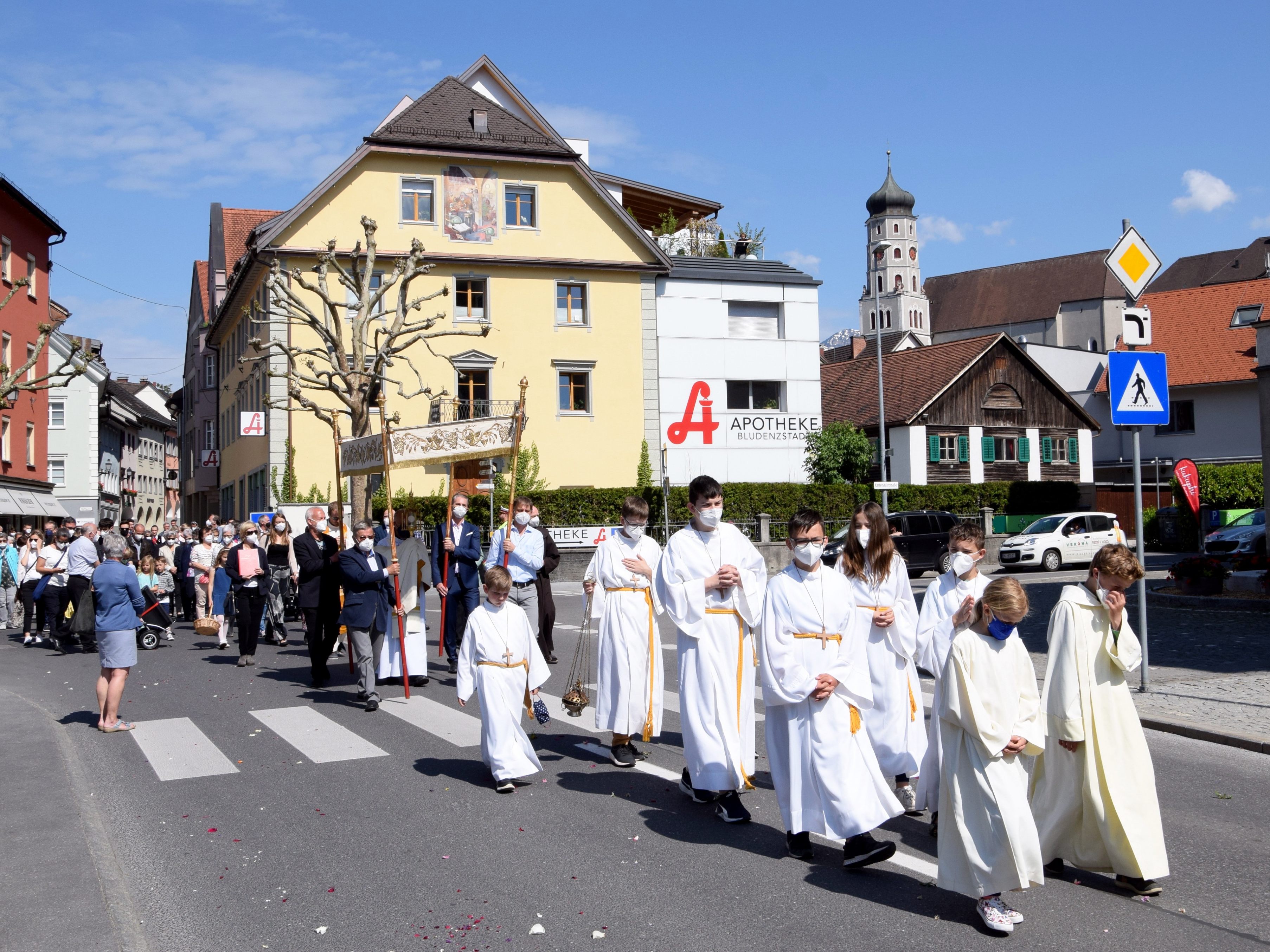 Prozession der Bludenzer Stadtpfarren Heilig Kreuz und Herz Mariae in Bludenz am Hochfest des Leibes und Blutes Christi. Prozession der Bludenzer Stadtpfarren Heilig Kreuz und Herz Mariae in Bludenz am Hochfest des Leibes und Blutes Christi.