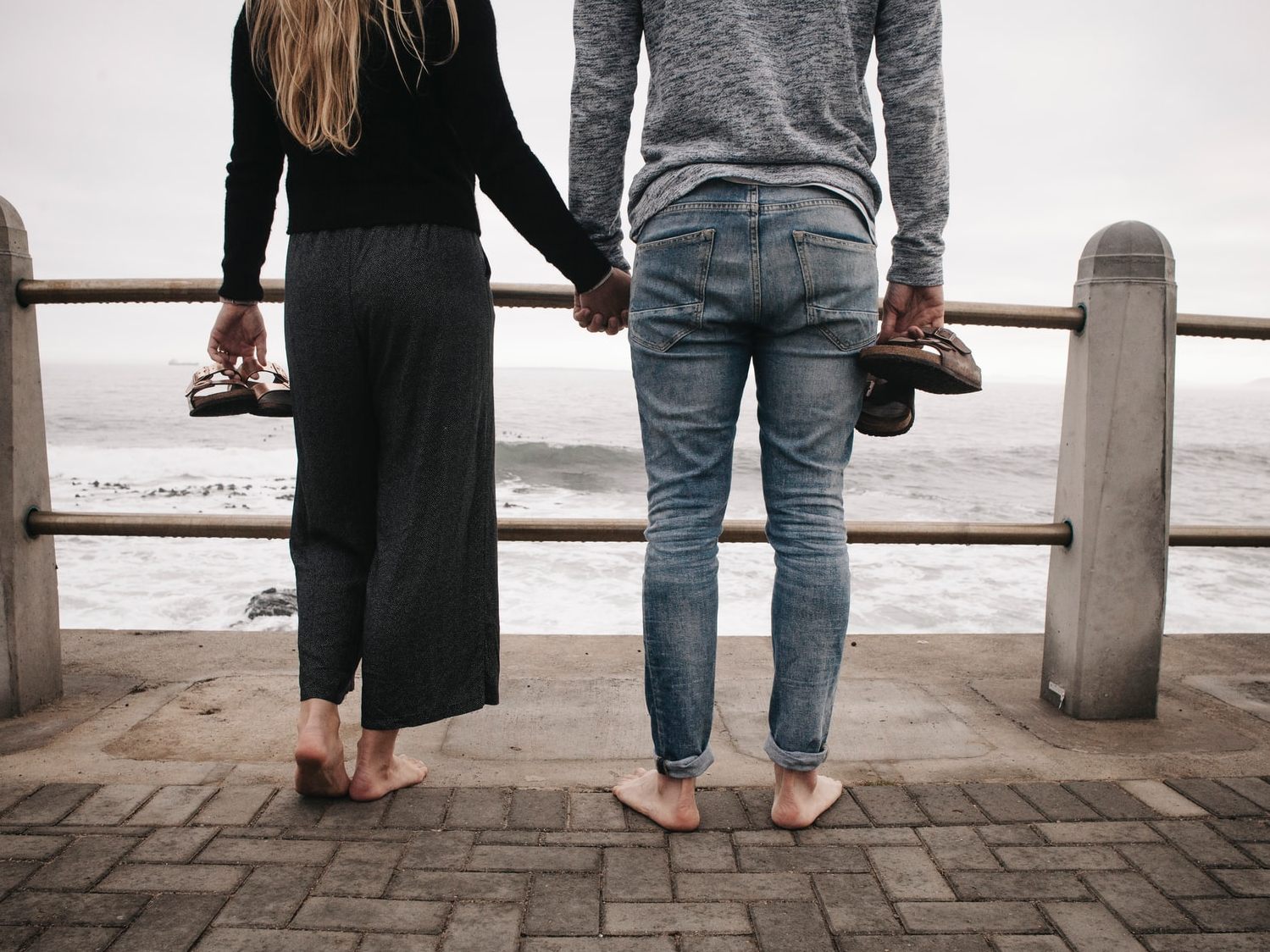 In stürmischen Zeiten wünschen sich besonders Männer eine Partnerschaft.