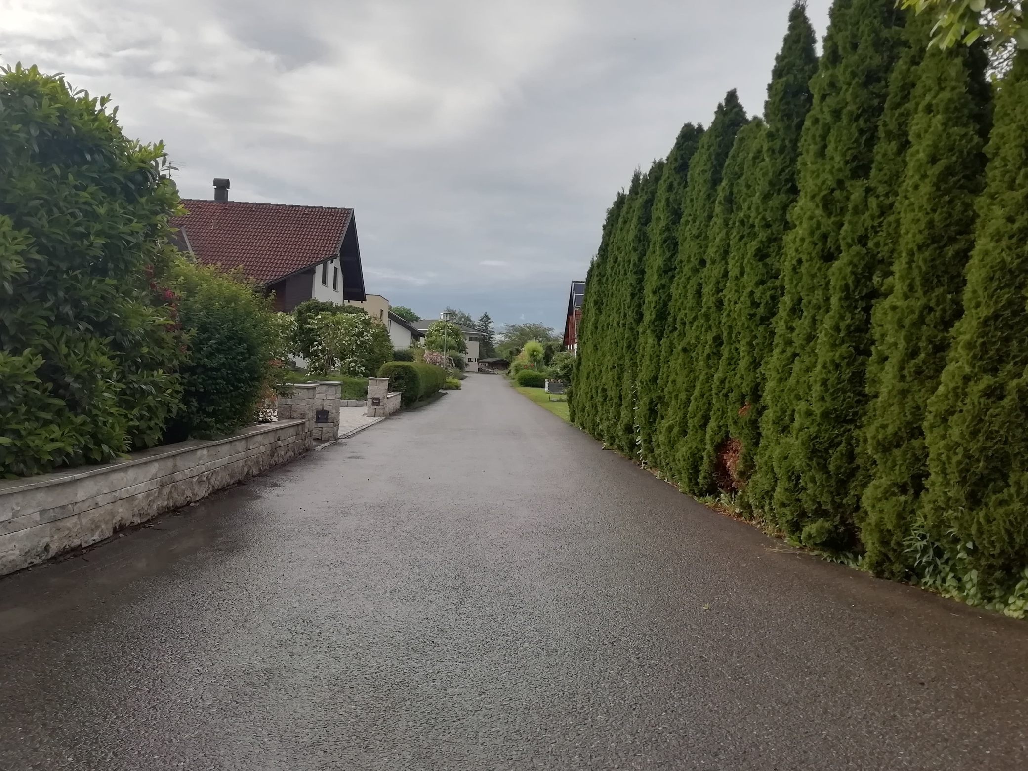 Auch der hintere Teil der Köhlerstraße erhält einen Asphaltbelag und wird dabei minimal verschoben Auch der hintere Teil der Köhlerstraße erhält einen Asphaltbelag und wird dabei minimal verschoben