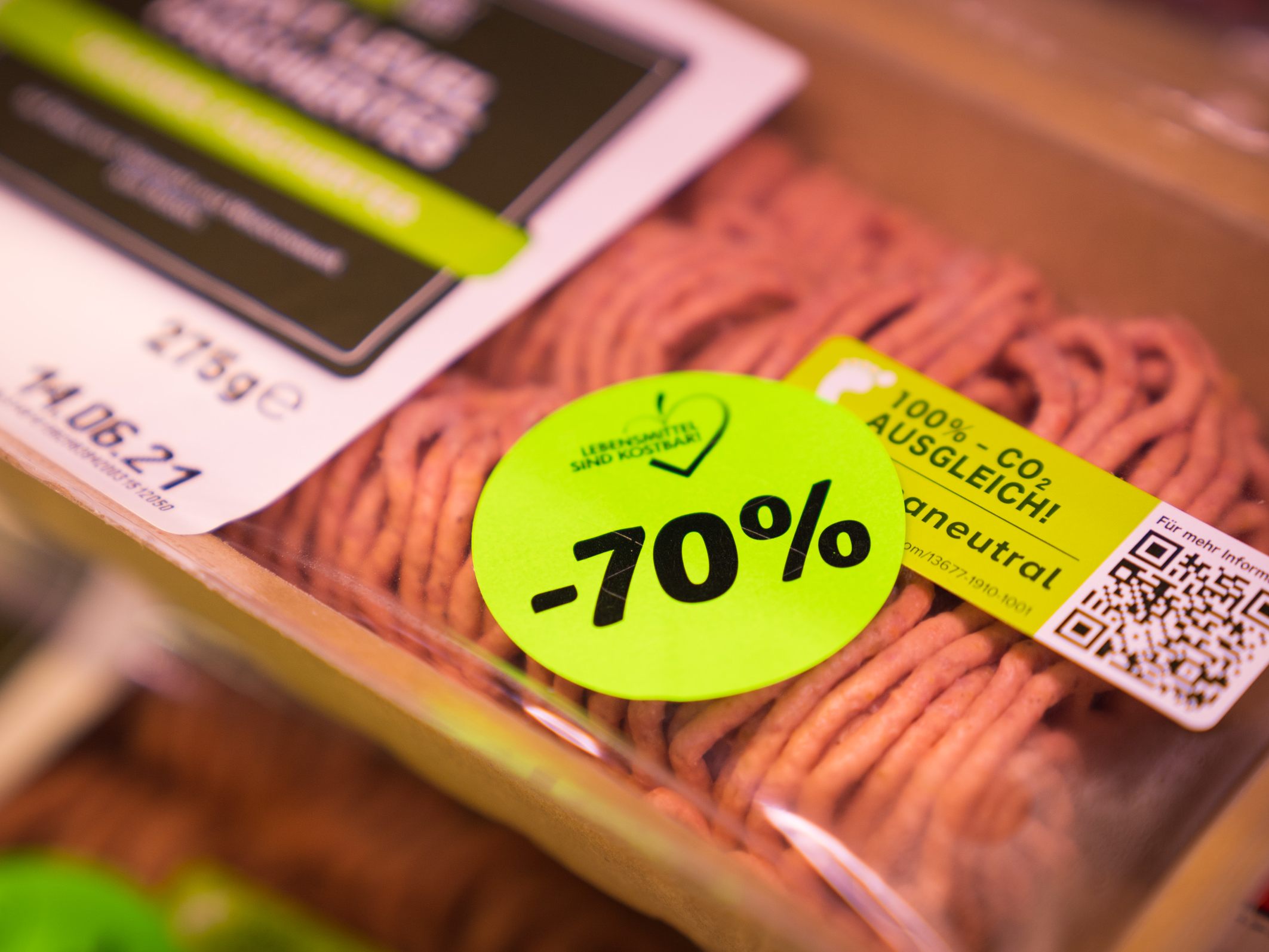 Lidl rabattiert ab sofort mit bis zu -70 Prozent. Lidl rabattiert ab sofort mit bis zu -70 Prozent.