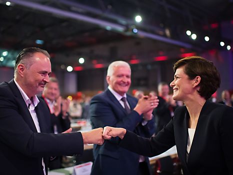 Am Parteitag lächelten sie noch: Doskozil und Rendi-Wagner Am Parteitag lächelten sie noch: Doskozil und Rendi-Wagner