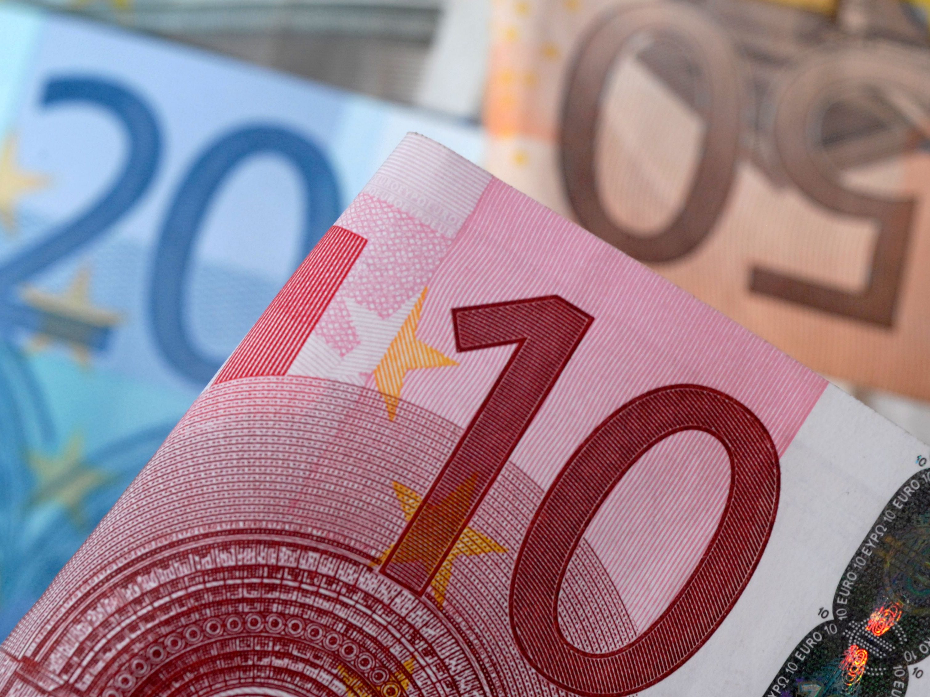 Die Warenimporte waren nicht wenig Geld wert. Die Warenimporte waren nicht wenig Geld wert.