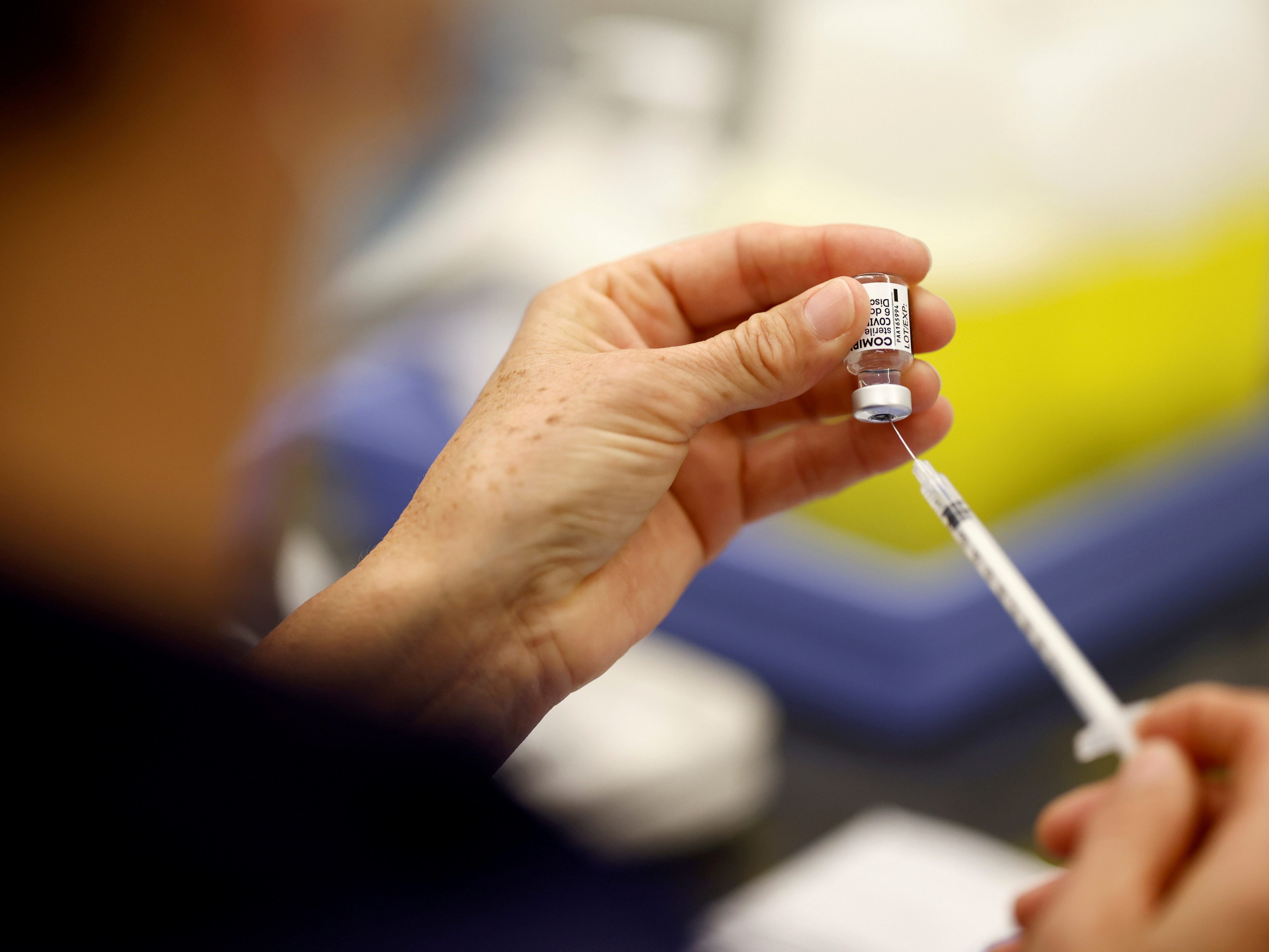Frankreich kündigt eine Impfpflicht für das Gesundheitspersonal an.