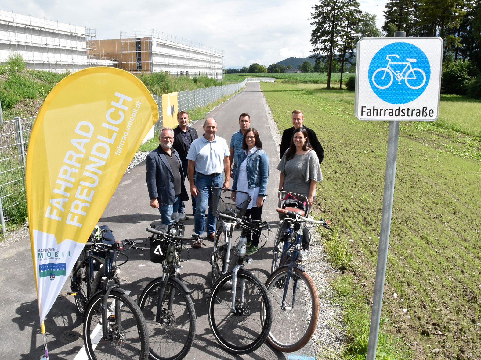 Das Projektteam beim neuen Radweg in Rankweil-Brederis Das Projektteam beim neuen Radweg in Rankweil-Brederis
