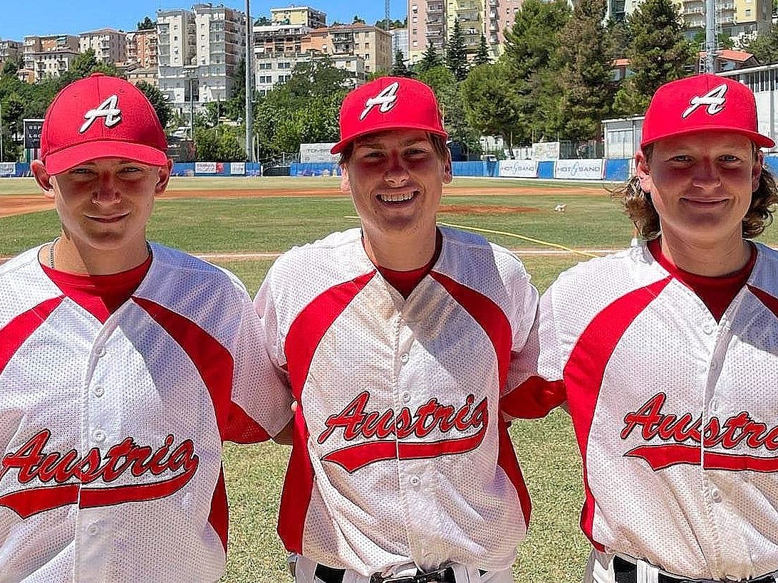 Bei der letzte Woche in Macerata in Italien ausgetragenen Baseball U18 EM standen mit Lukas Pichler (li. im Bild) und Maximilian Luger (re.) zwei Indians Nachwuchsspieler im Österreichischen Nationalteam.