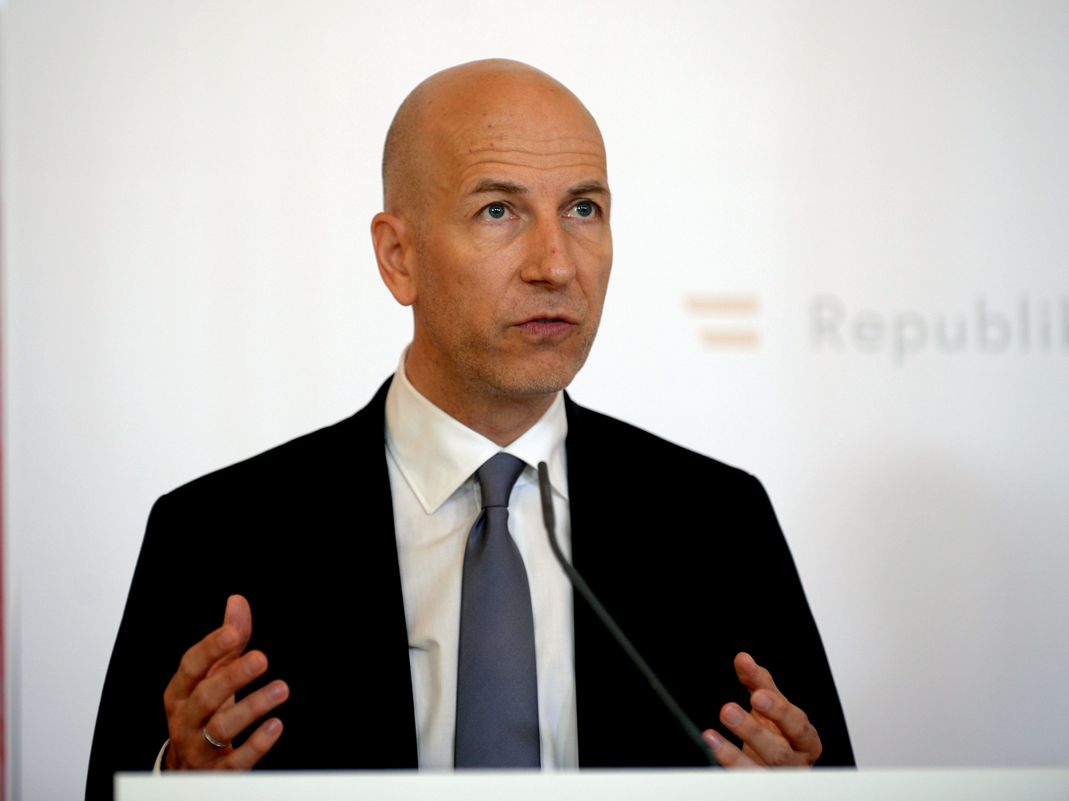 Arbeitsminister Kocher erläutert: Bis Jahresende stehen 100 Mio. Euro für das neue Langzeitarbeitslosen-Programm zur Verfügung Arbeitsminister Kocher erläutert: Bis Jahresende stehen 100 Mio. Euro für das neue Langzeitarbeitslosen-Programm zur Verfügung