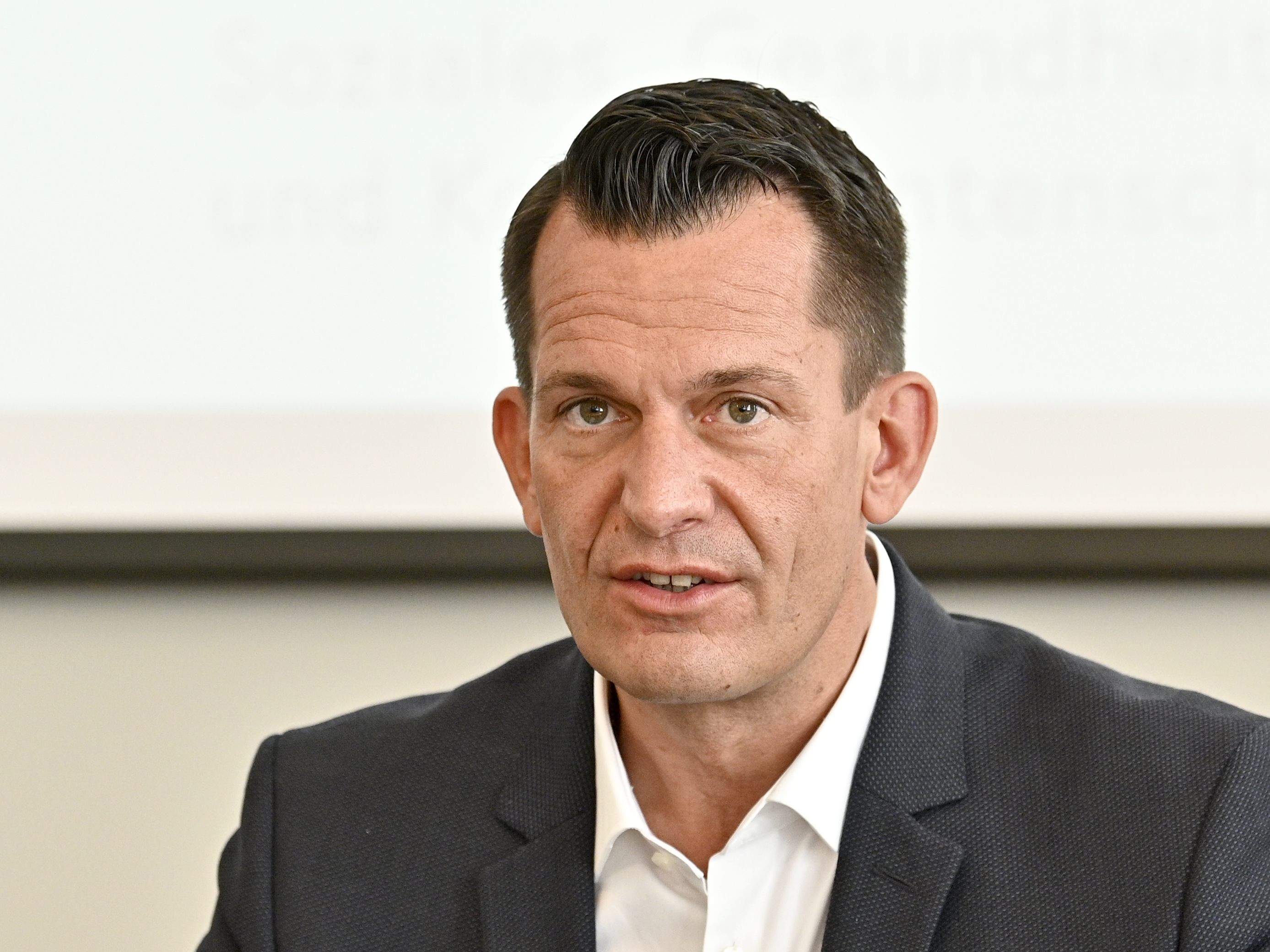 100 Millionen Euro werden von der EU zur Förderung der Primärversorgung bereitgestellt - Mückstein berichtete, was damit geplant ist 100 Millionen Euro werden von der EU zur Förderung der Primärversorgung bereitgestellt - Mückstein berichtete, was damit geplant ist