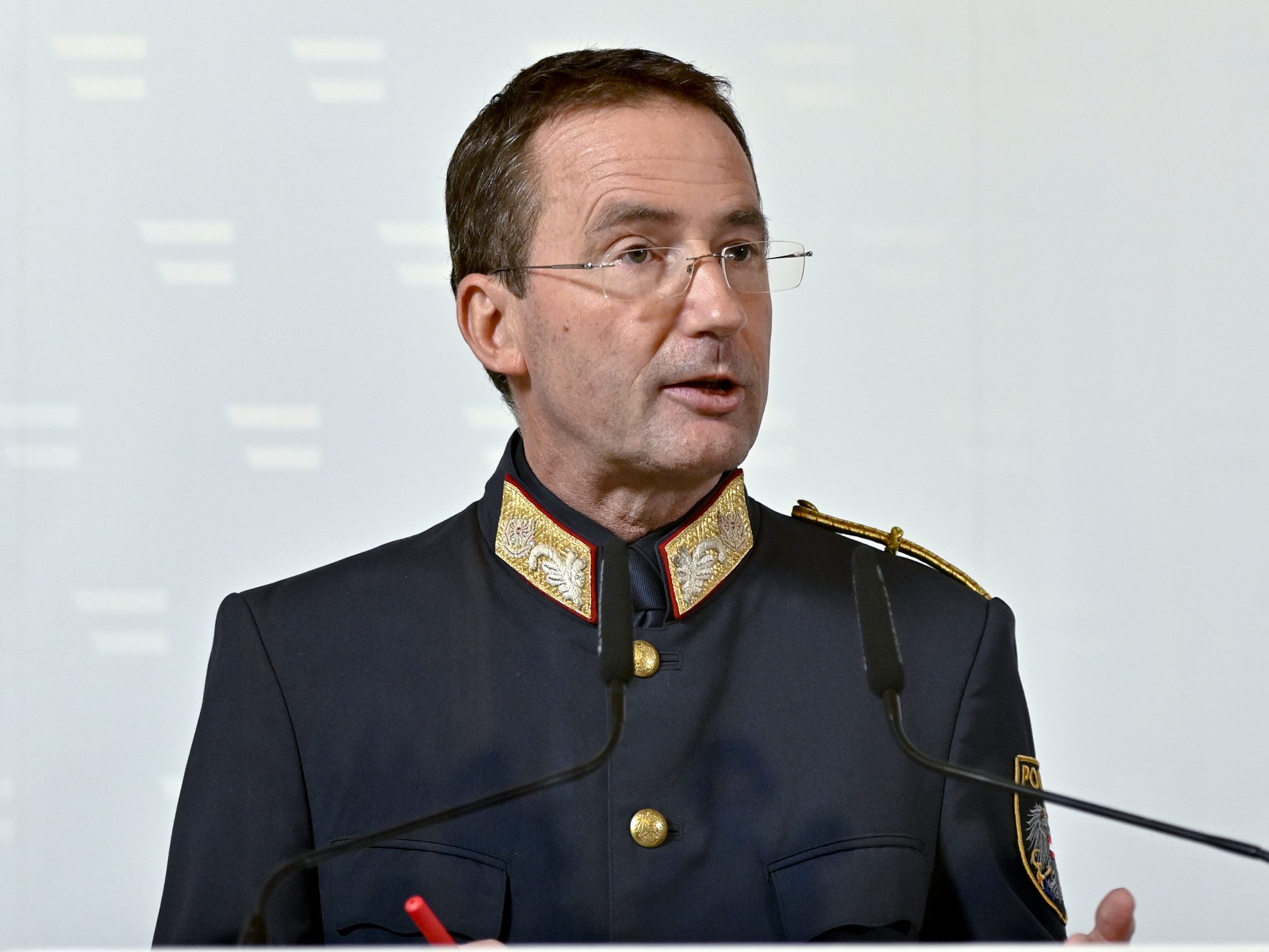 ab 10 Uhr präsentiert die Polizei Details zu den Ermittlungen.