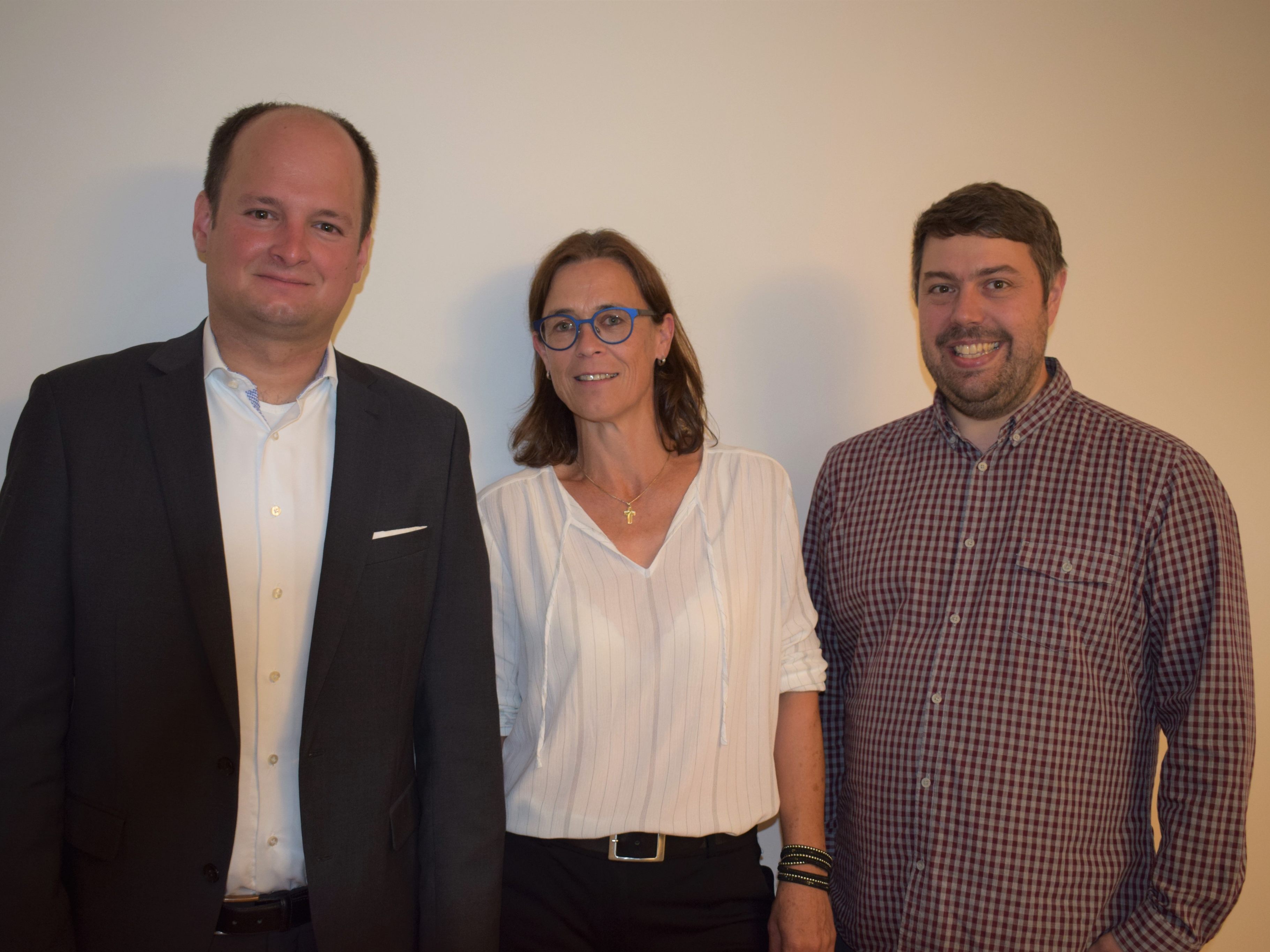 Obmann Egmont Schwärzler sowie die Geschäftsstellenleiter Ingrid Baldauf und Andreas Faißt freuten sich über das rege Besucherinteresse. Obmann Egmont Schwärzler sowie die Geschäftsstellenleiter Ingrid Baldauf und Andreas Faißt freuten sich über das rege Besucherinteresse.