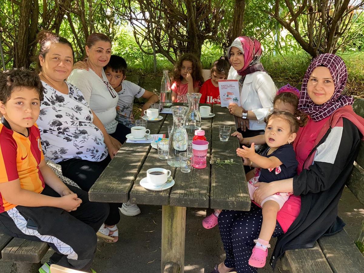 Frauenfrühstück im Kinder- und Familientreff Bifang. Frauenfrühstück im Kinder- und Familientreff Bifang.