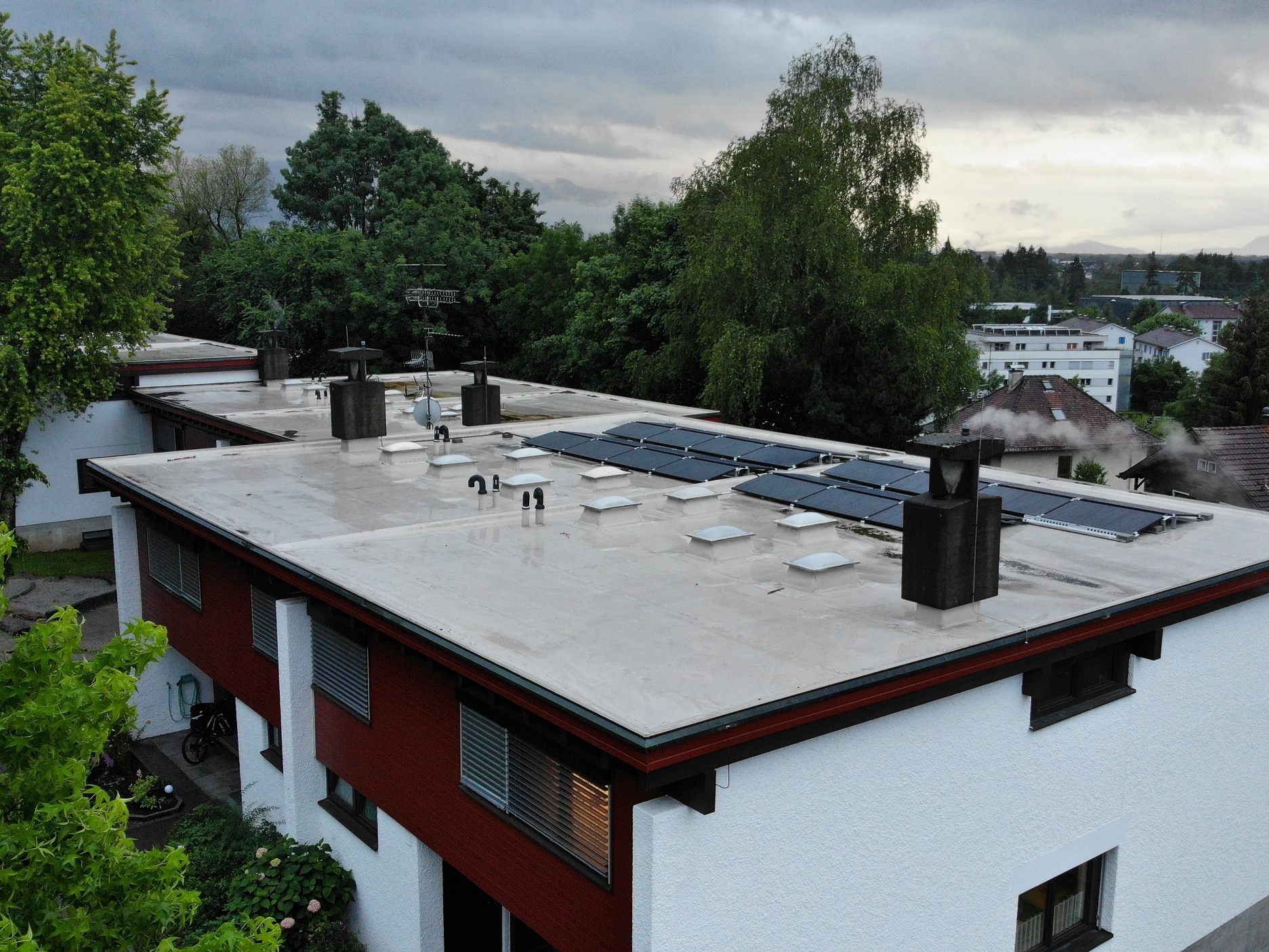 Der Vorarlberger Photovoltaik-Marktführer Hansesun übergab gemeinsam mit dem ORF Vorarlberg die zweite Photovoltaikanlage im Wert von 15.000 Euro an das Vorarlberger Kinderdorf.