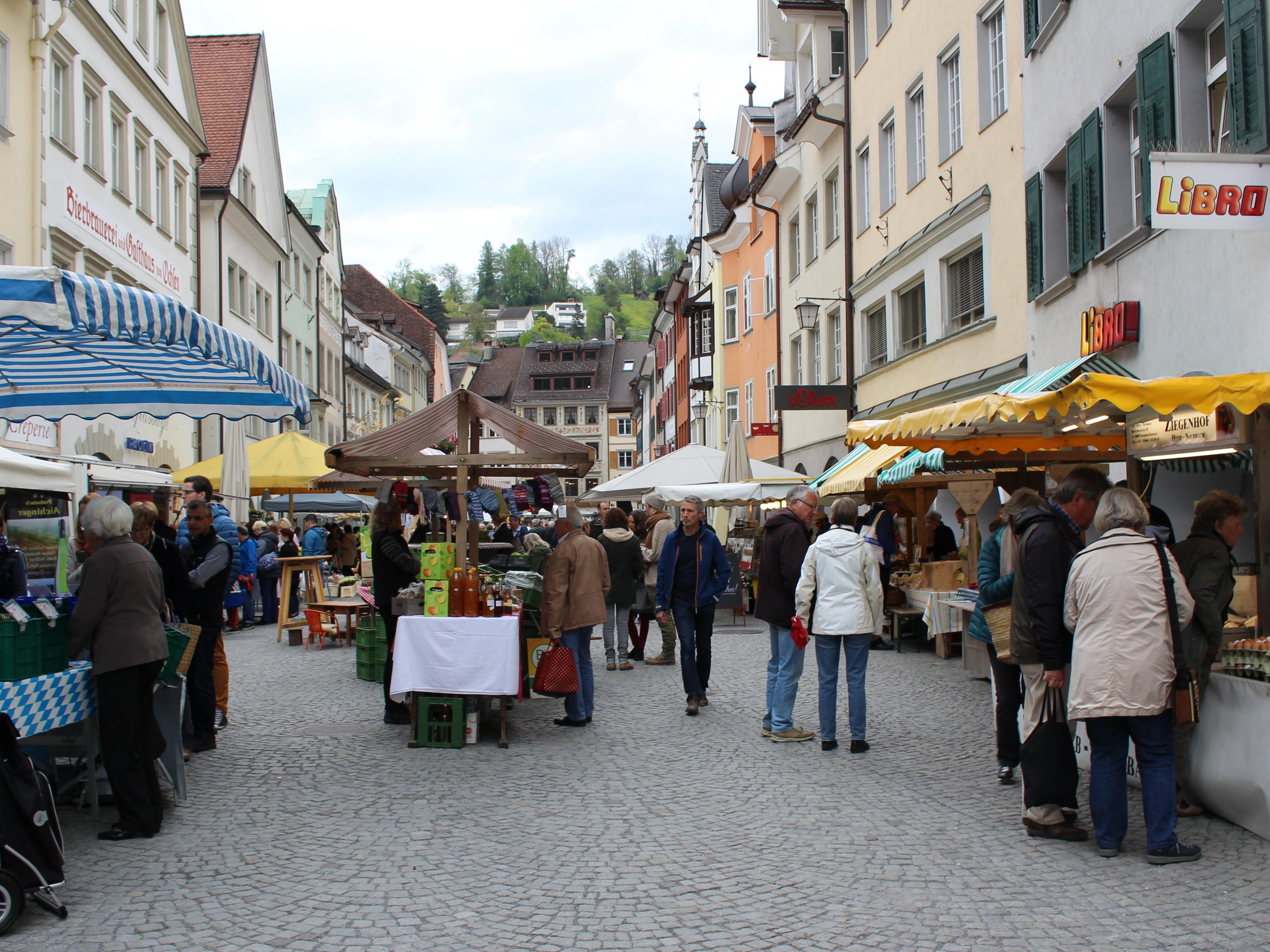 Wochenmarkt wird dienstags wieder in der Marktgasse vereint. Wochenmarkt wird dienstags wieder in der Marktgasse vereint.