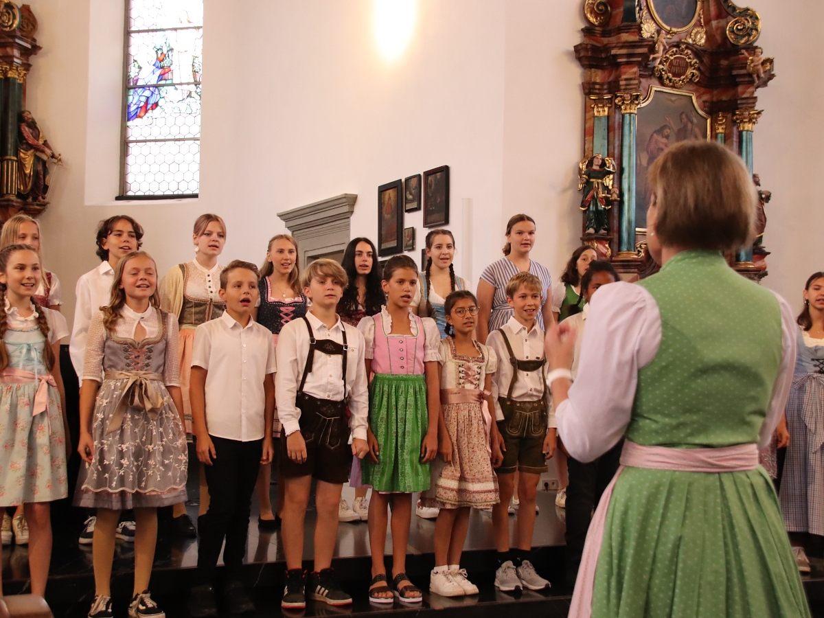 Der Landeskinderchor lud zum Jubiläumskonzert. Der Landeskinderchor lud zum Jubiläumskonzert.