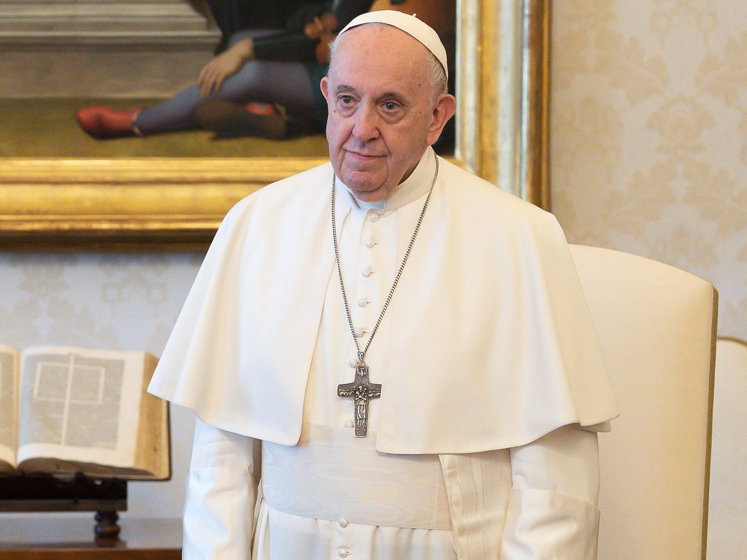 Der Papst musste sich einer Operation unterziehen. Der Papst musste sich einer Operation unterziehen.