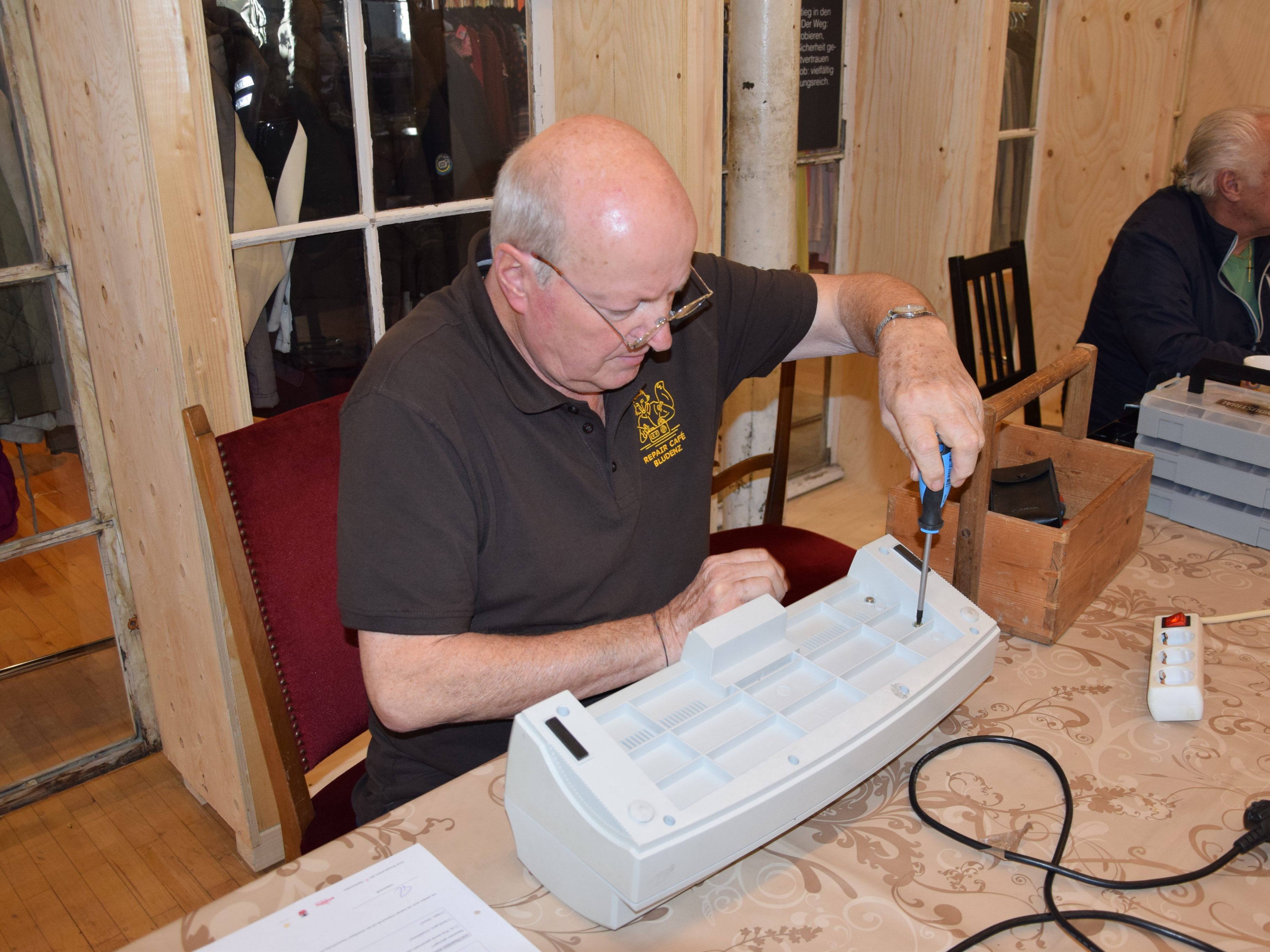 Beim Bludenzer Repair Café werden ab 30. Juli wieder einmal im Monat defekt Haushaltsgeräte repariert. Beim Bludenzer Repair Café werden ab 30. Juli wieder einmal im Monat defekt Haushaltsgeräte repariert.