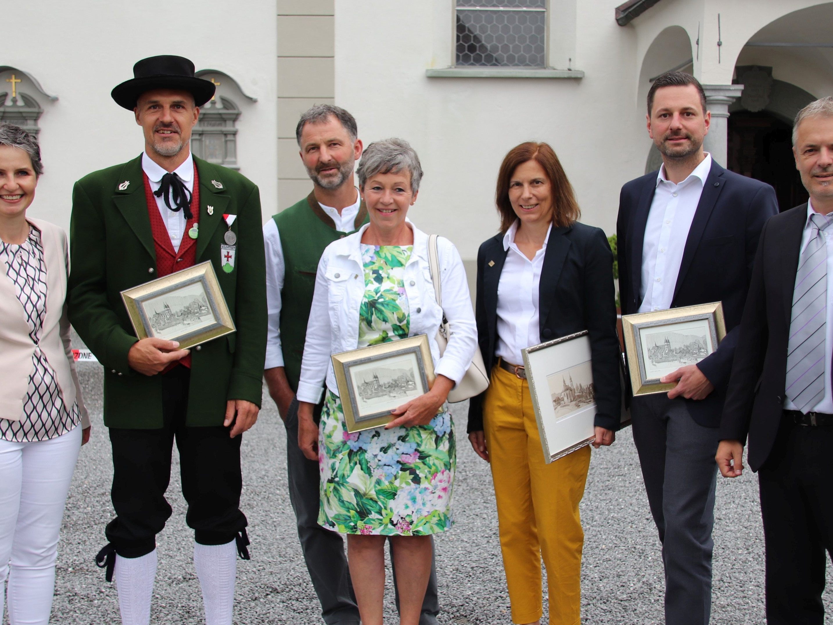 Anlässlich des Gemeindefestes wurde u.a. die ehemalige Bürgermeisterin Judith Schilling-Grabher offiziell verabschiedet. Anlässlich des Gemeindefestes wurde u.a. die ehemalige Bürgermeisterin Judith Schilling-Grabher offiziell verabschiedet.