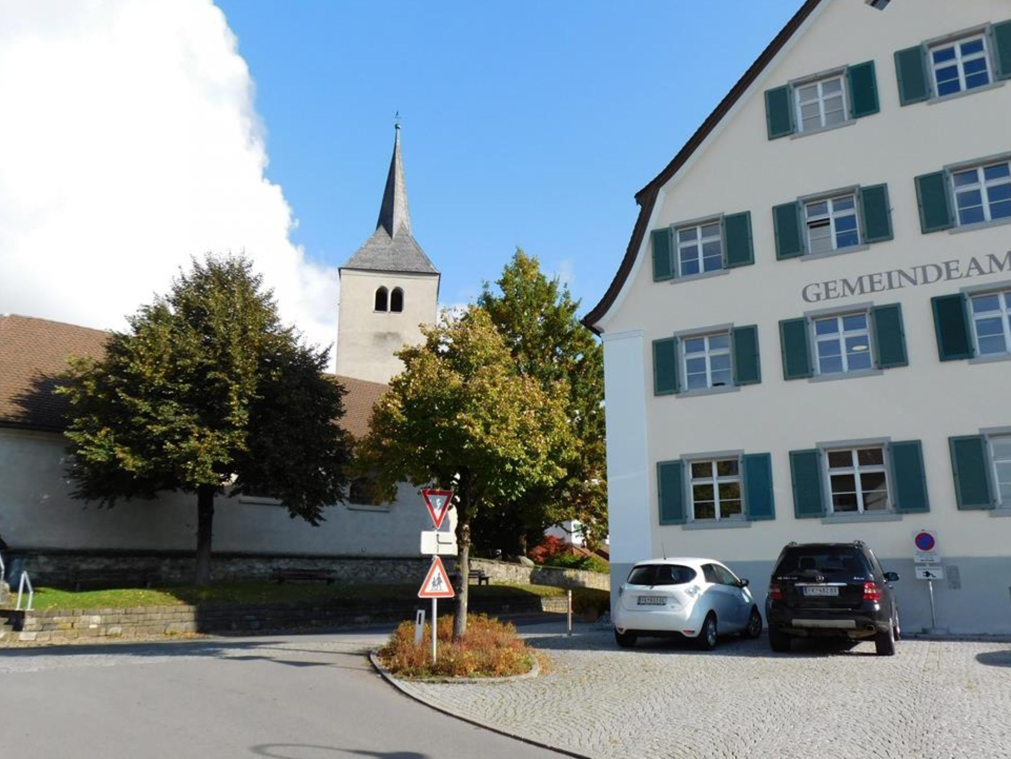 Die Göfner Ortszentrumsgestaltung soll in diesem Herbst abgeschlossen werden Die Göfner Ortszentrumsgestaltung soll in diesem Herbst abgeschlossen werden