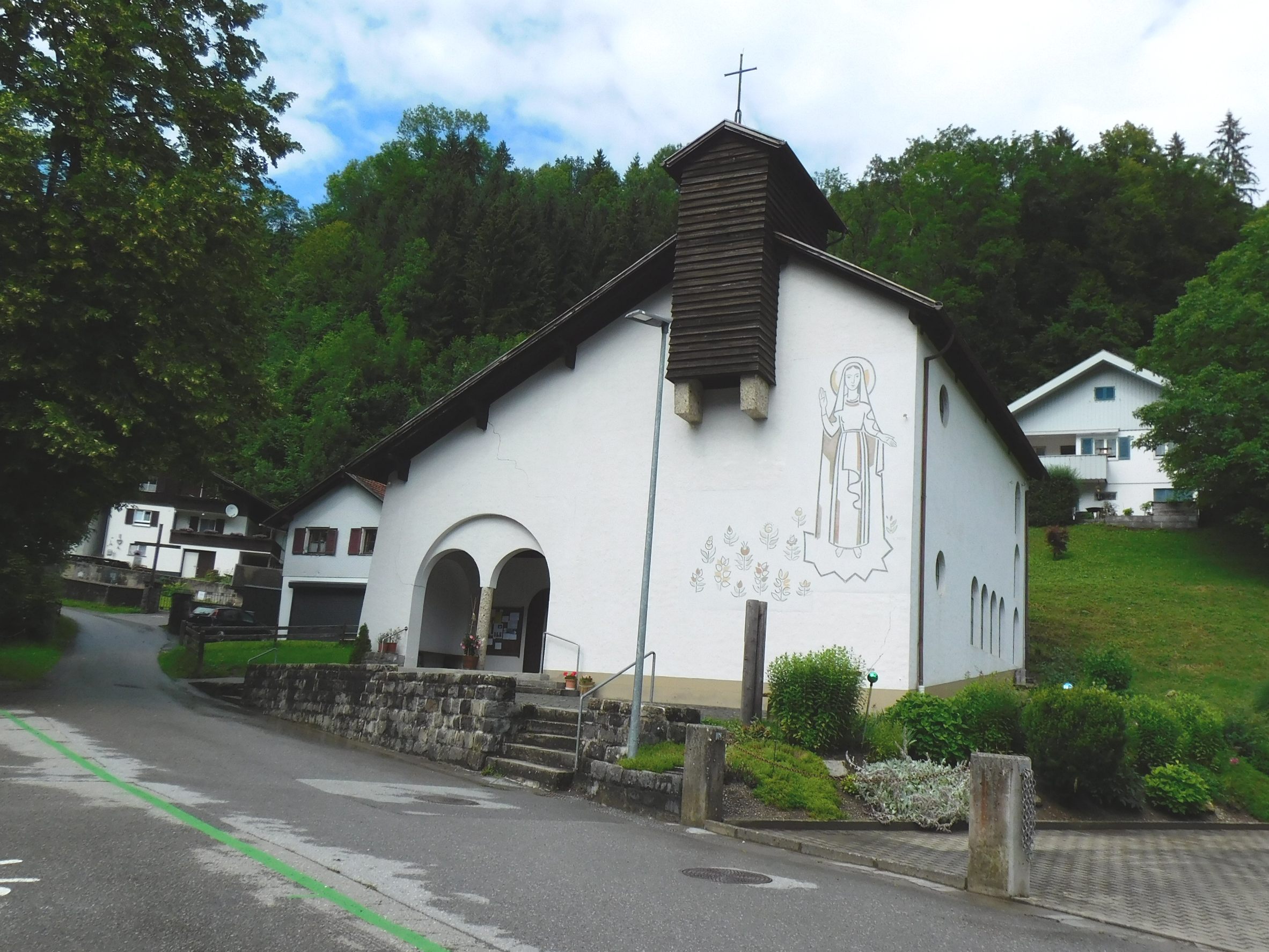 Die Fátimakirche im Dornbirner Gütle steht derzeit vor zwei großen Herausforderungen
