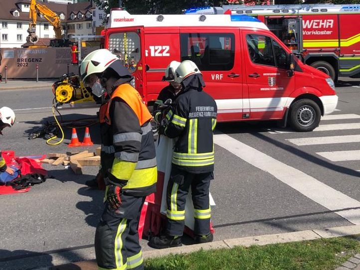 Am Donnerstagnachmittag kam es in Bregenz an der Kreuzung Höhe des Hauptbahnhofes zu einem Auffahrunfall zwischen zwei Pkw-Lenkern.