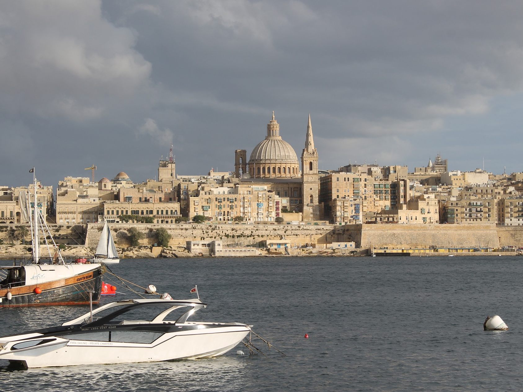 Malta rudert bei den Einreisen nur mit Impfung wieder zurück. Malta rudert bei den Einreisen nur mit Impfung wieder zurück.