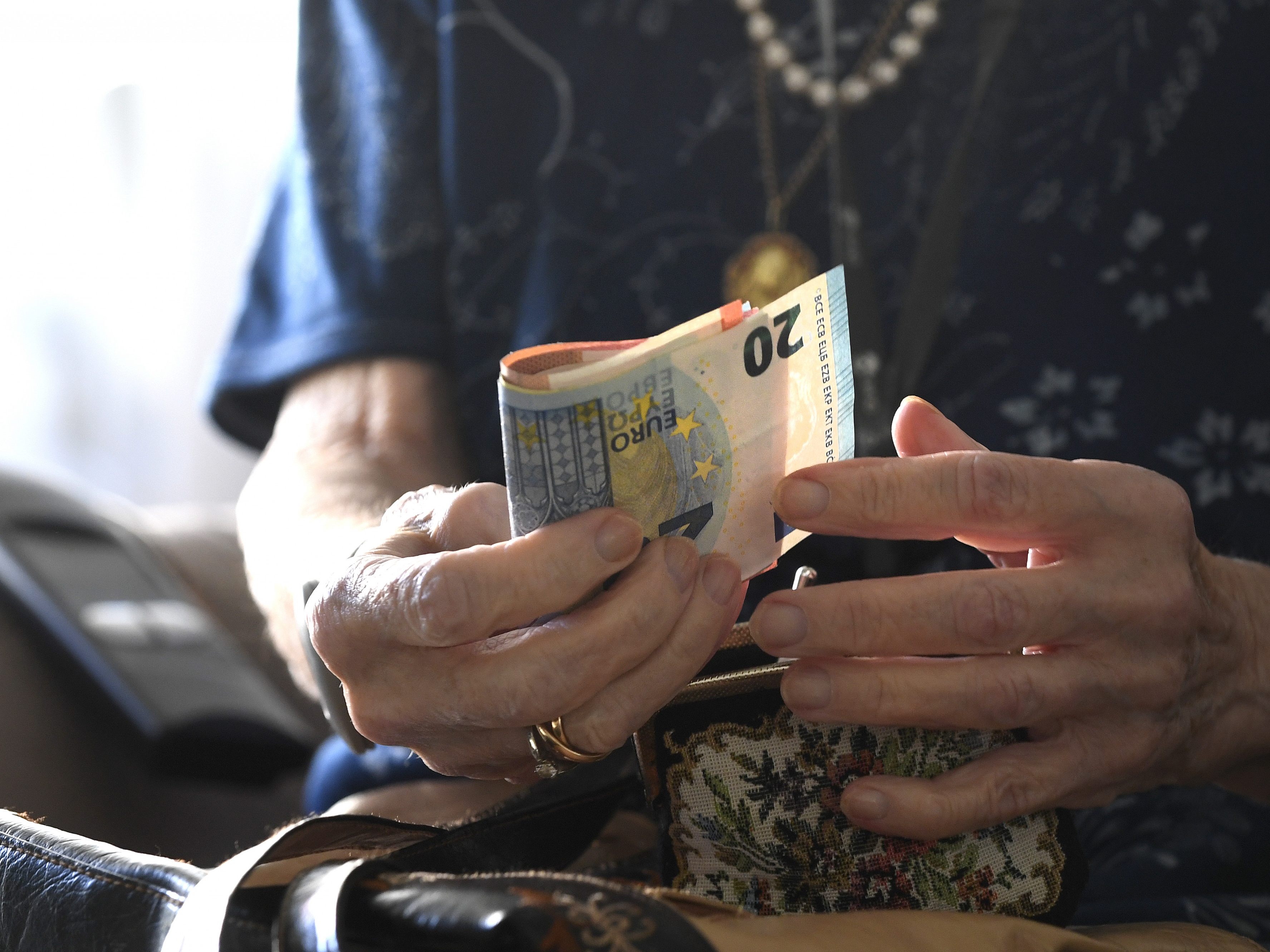 Frauen werden vom Pensionsystem deutlich benachteiligt. Frauen werden vom Pensionsystem deutlich benachteiligt.