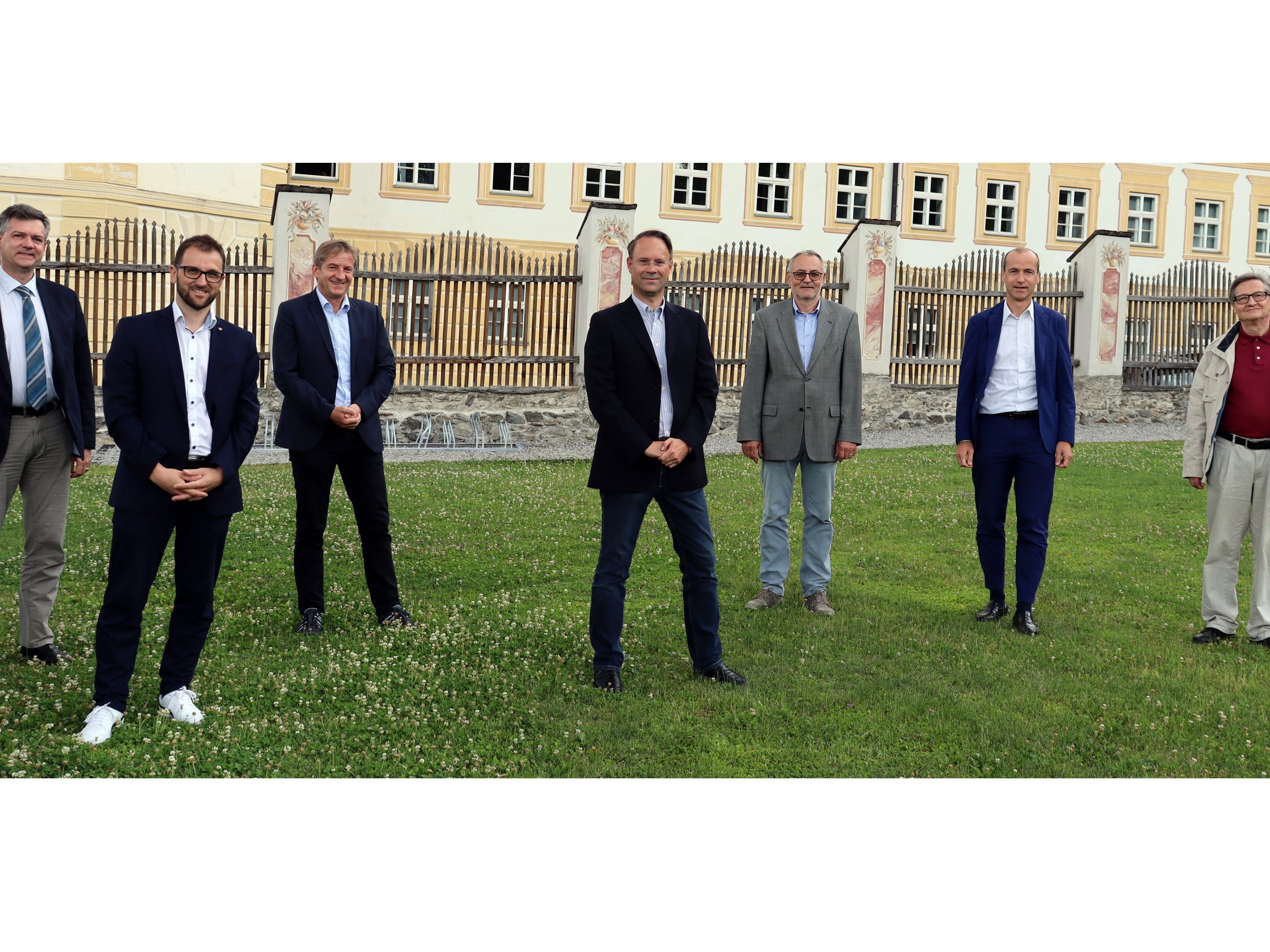 Der Vorstand von Pro Gymnasium, vlnr: Ronald Zecha, Sebastian Kolland, Georg Klammer, Matthias Hofer, Rainer Gögele, Thomas Winsauer, Thomas Plankensteiner.