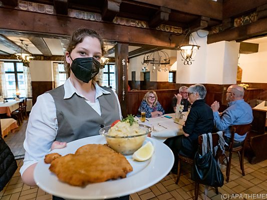 Droht der Schnitzel-Notstand? Ja, warnt der Gastrohändler Transgourmet Droht der Schnitzel-Notstand? Ja, warnt der Gastrohändler Transgourmet