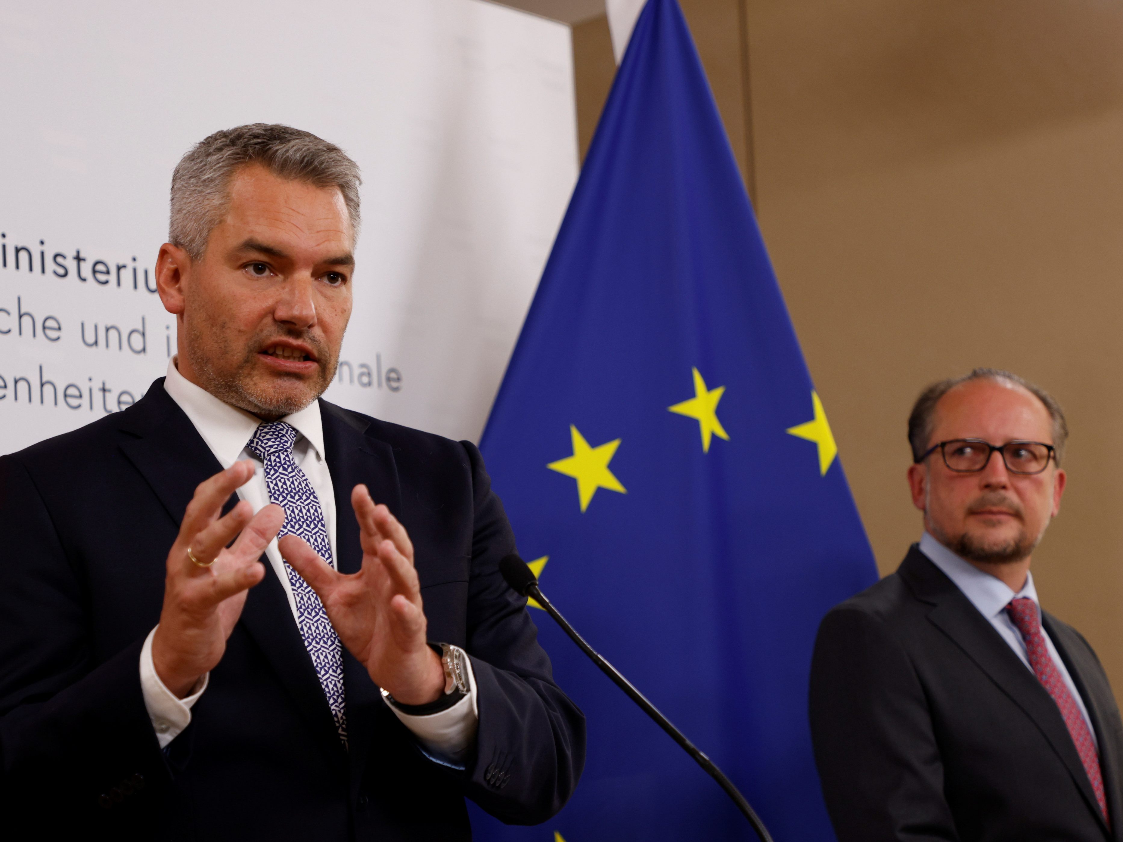 Außenminister Schallenberg und Innenminister Nehammer sind bei der virtuellen Konferenz dabei.