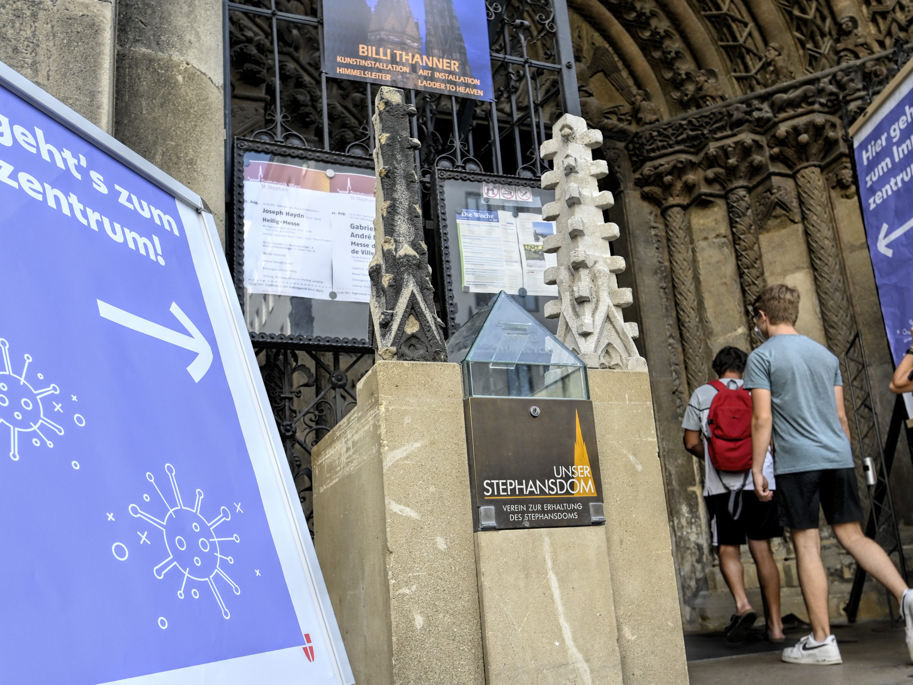 Dutzende Corona-Impfungen gingen im Wiener Stephansdom über die Bühne. Dutzende Corona-Impfungen gingen im Wiener Stephansdom über die Bühne.