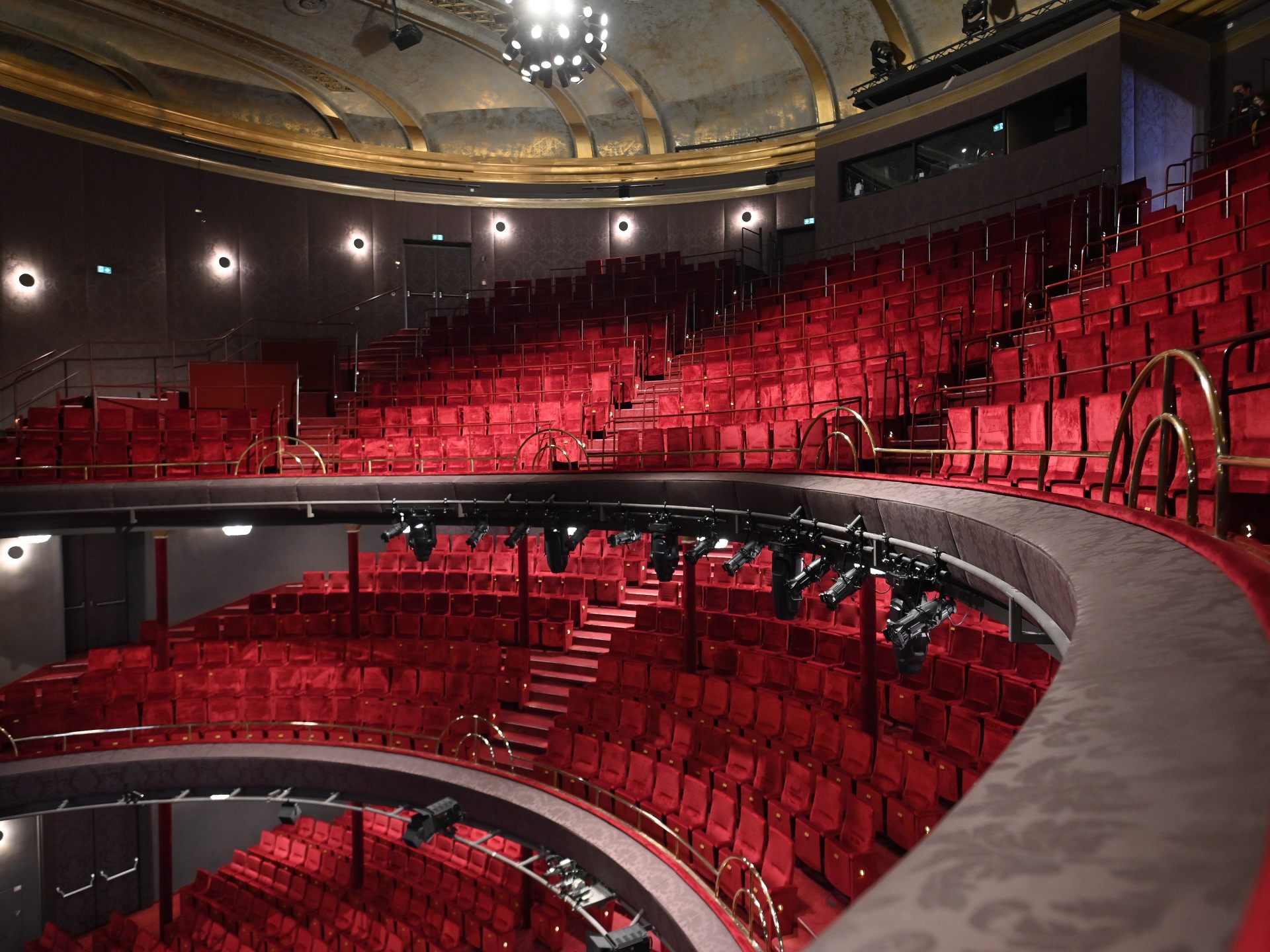 Raimund Theater bietet Sesselpatenschaften an Vienna Online