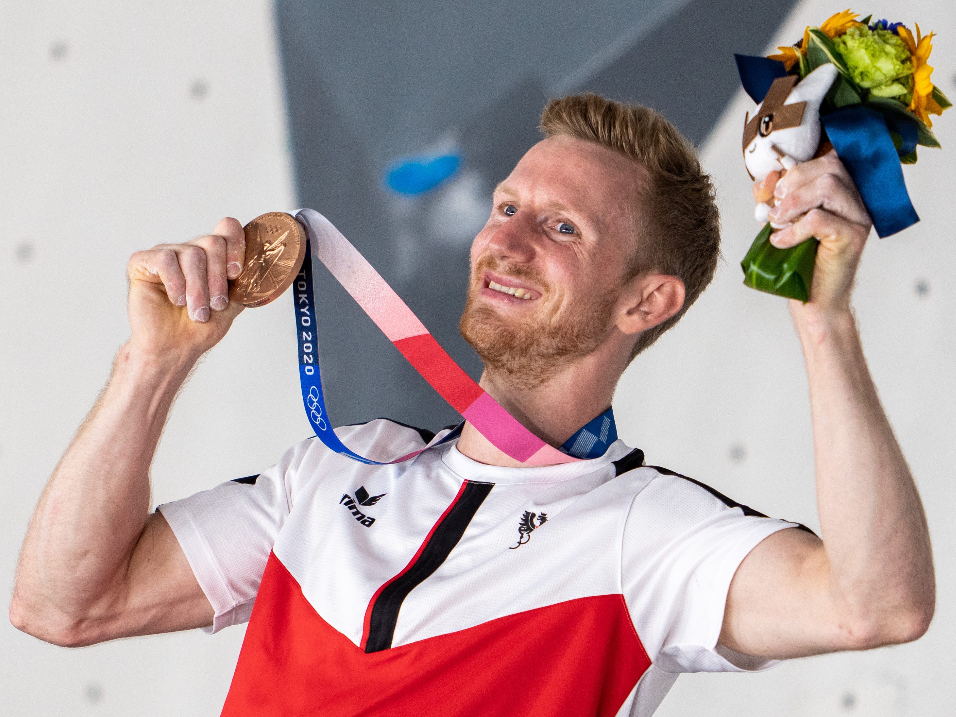 Jakob Schubert holt sich Bronze beim Klettern.