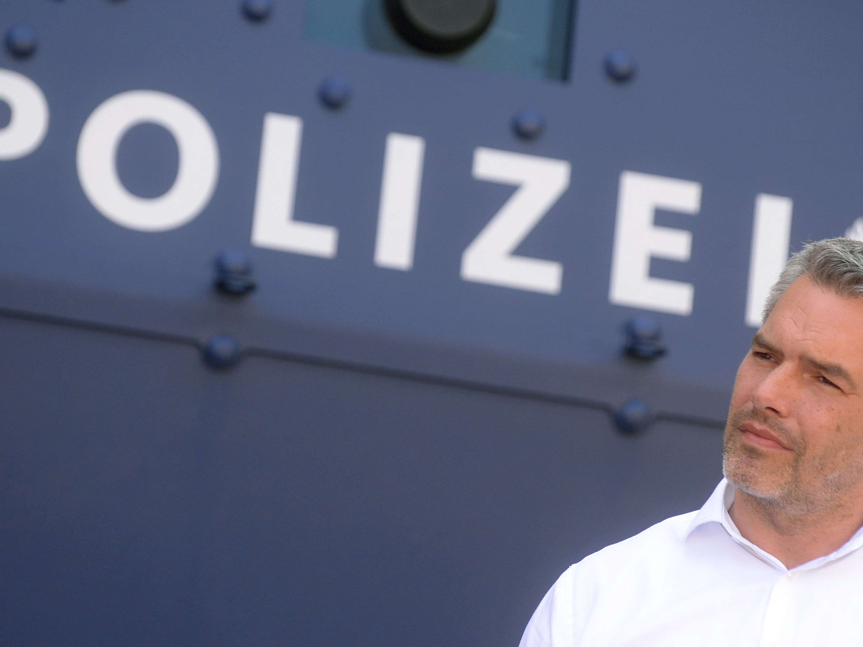 Nehammer sieht kein strukturelles "Ethnic Profiling"-Problem bei der Polizei.
